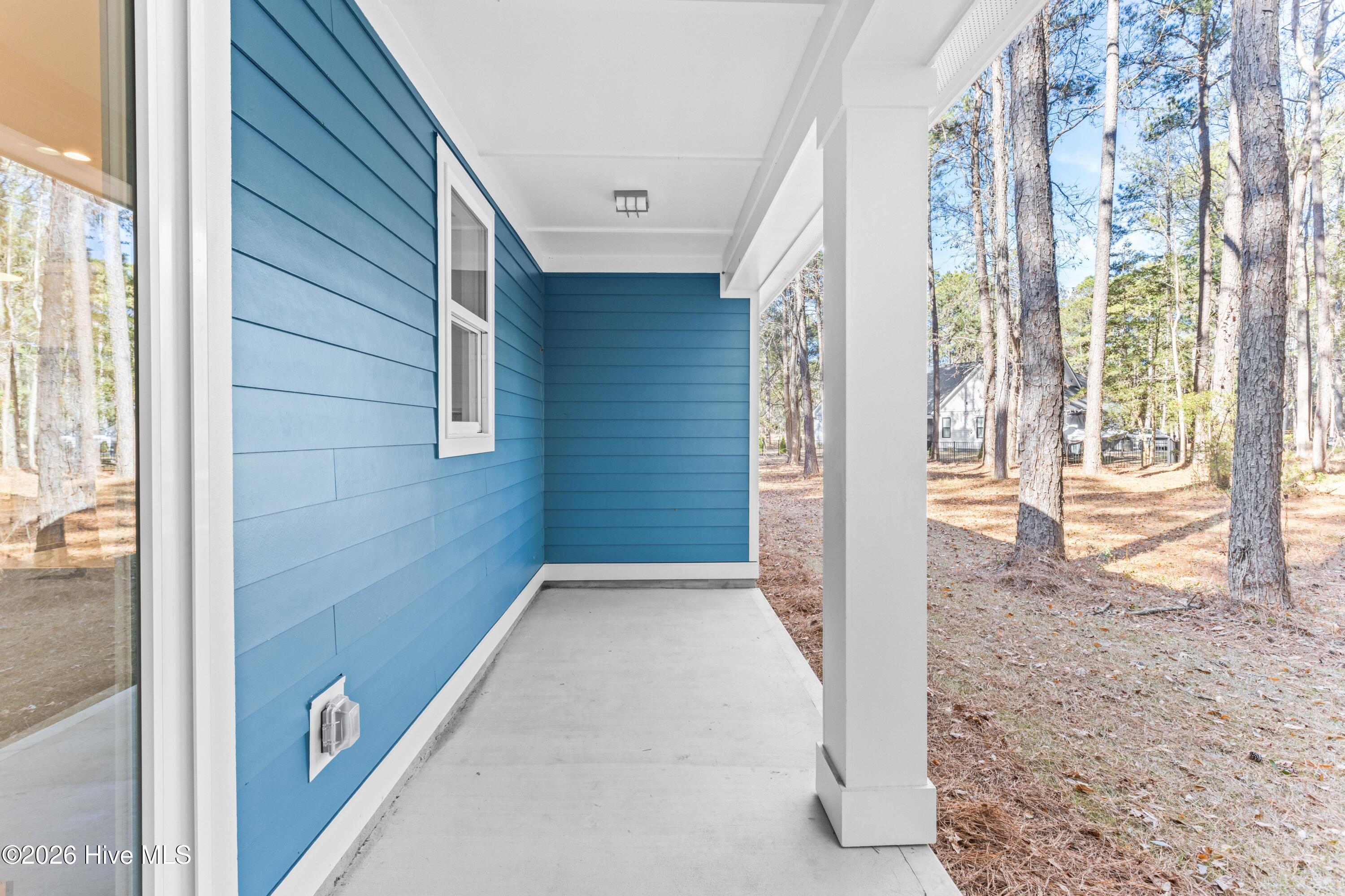 100547526 | Photo 33