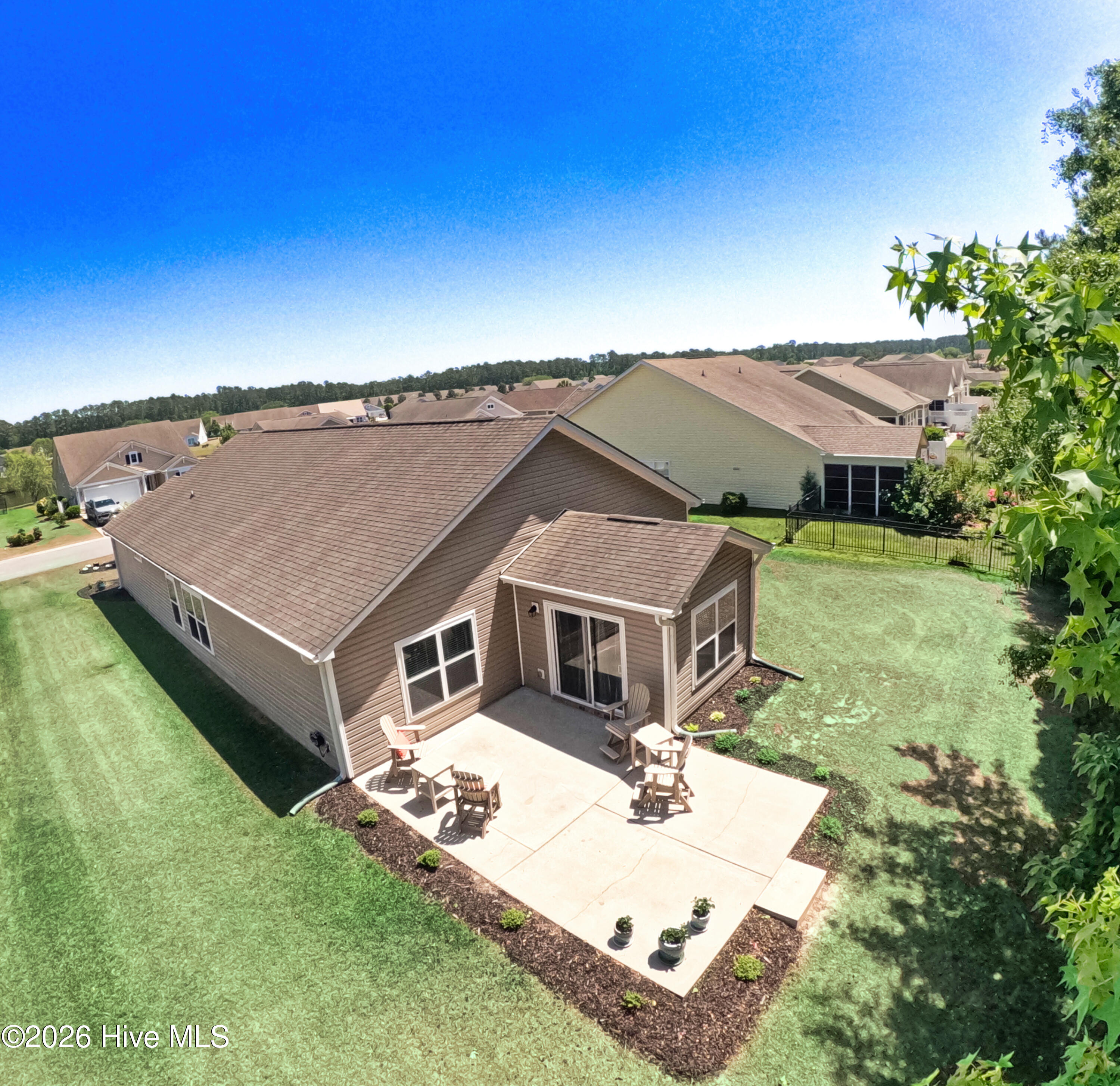 100569889 | Photo 11