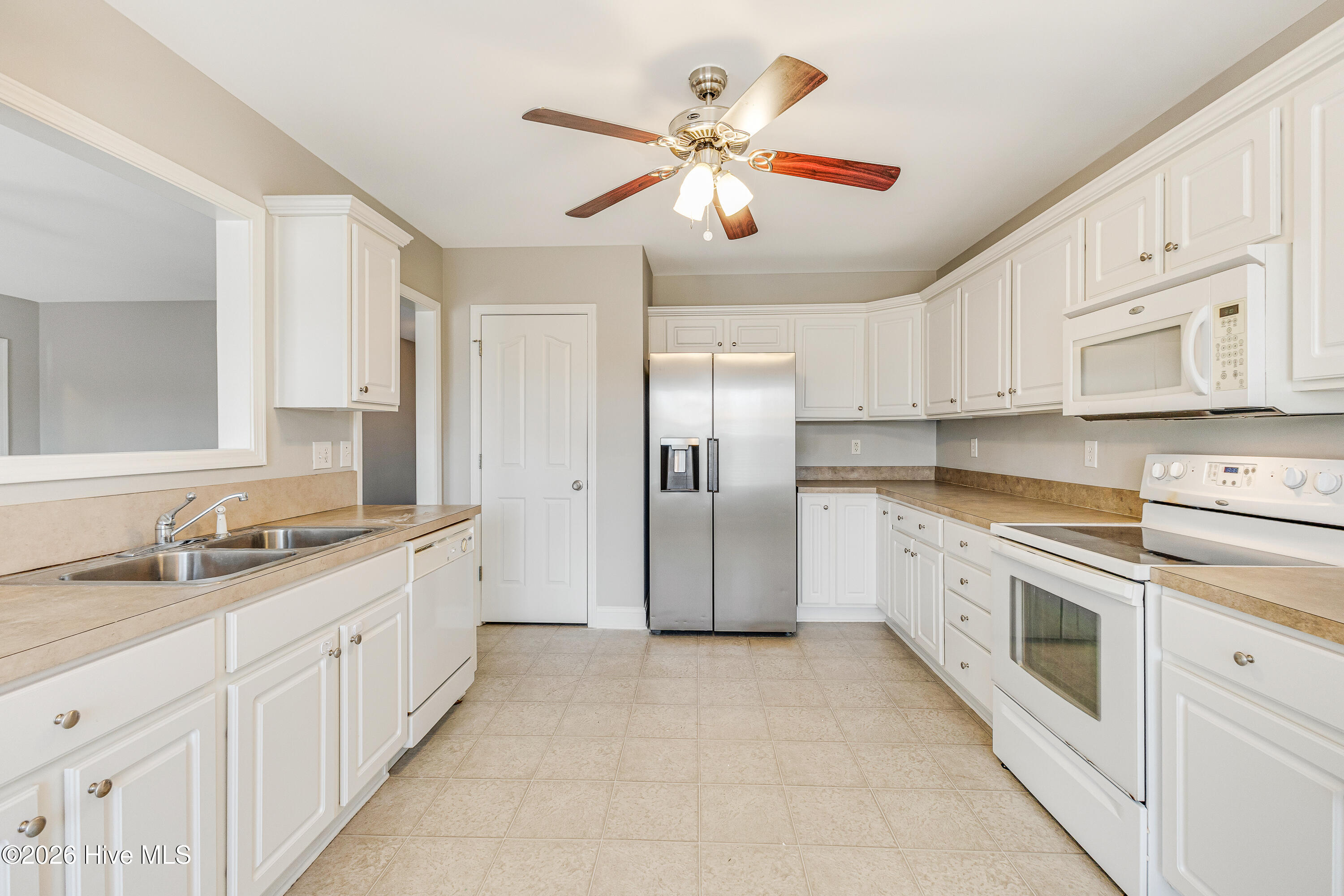 100559243 | Photo 12