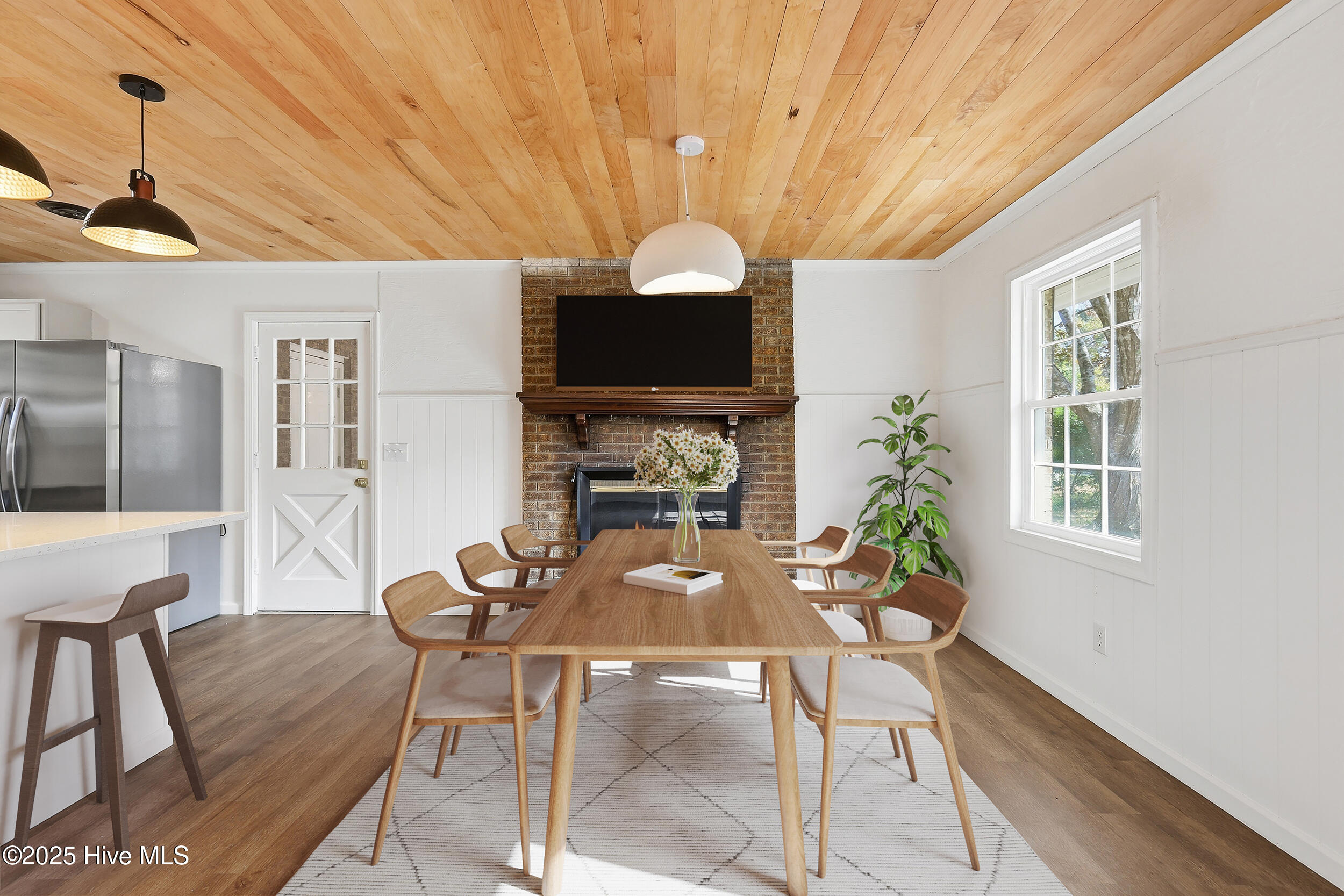 100542966 | Photo 12