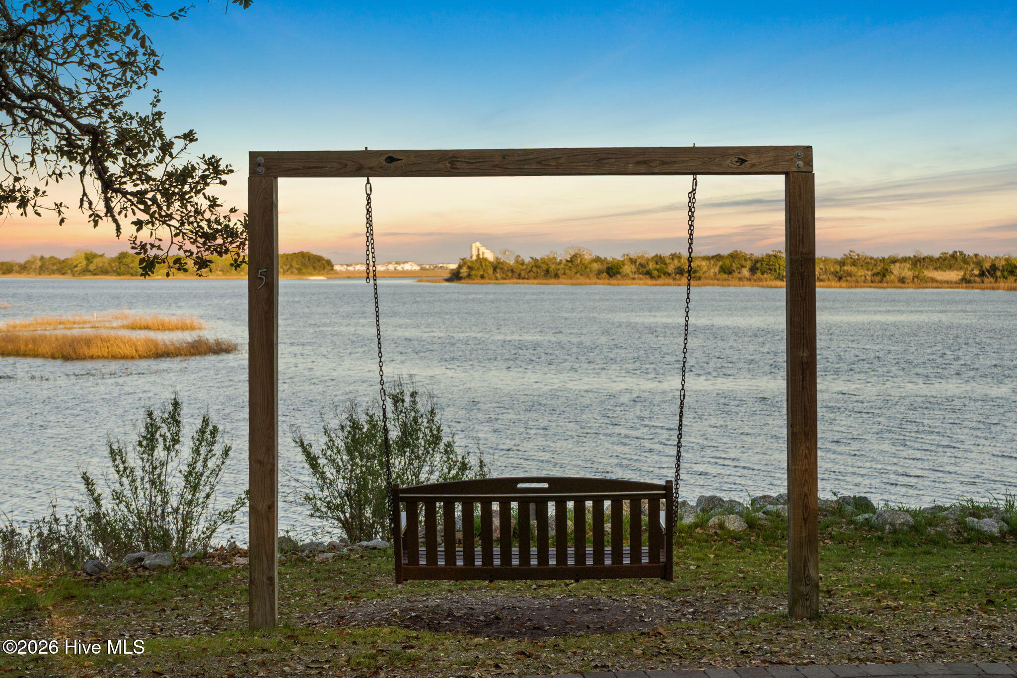 100566837 | Photo 25