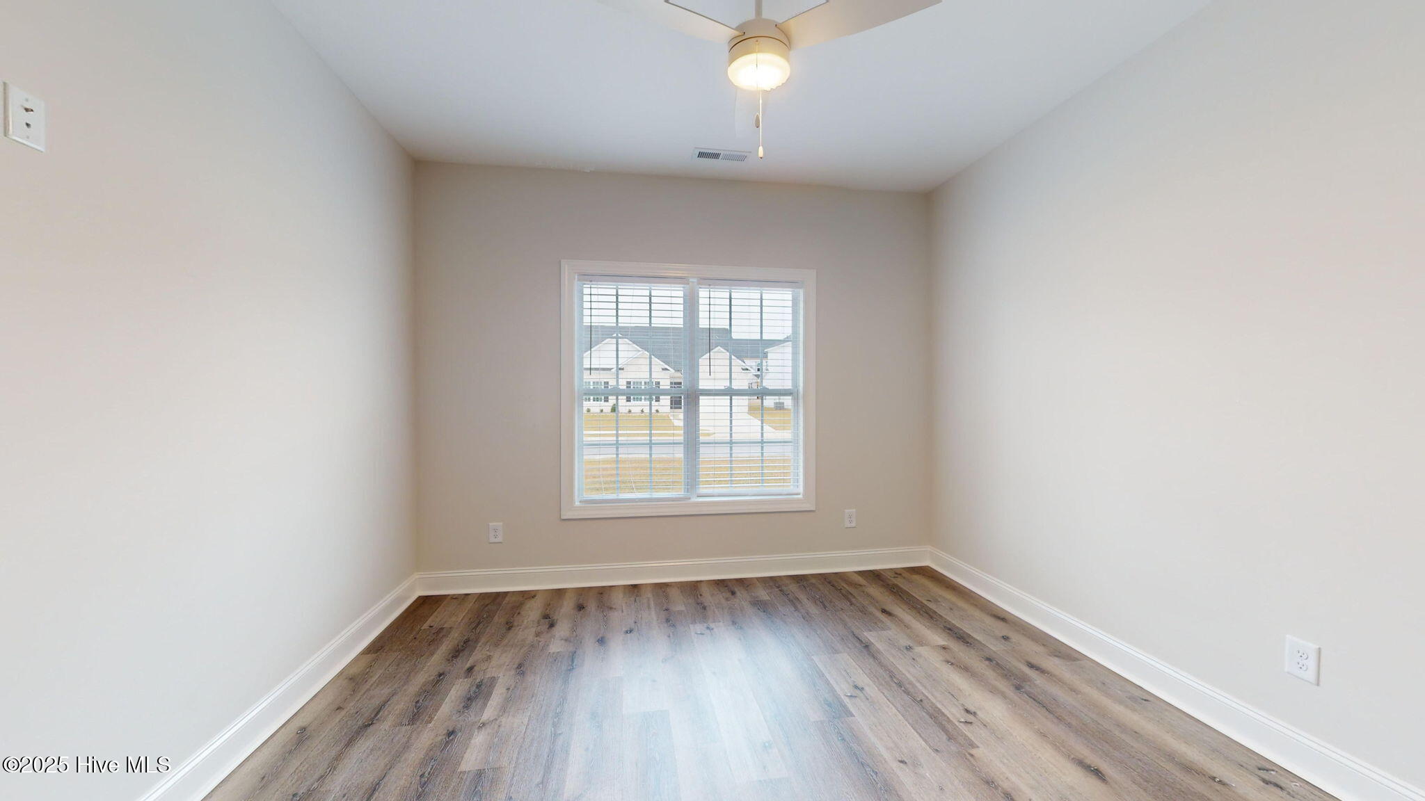 14-web-or-mls-1417B-Dorset-Dr-Greenville