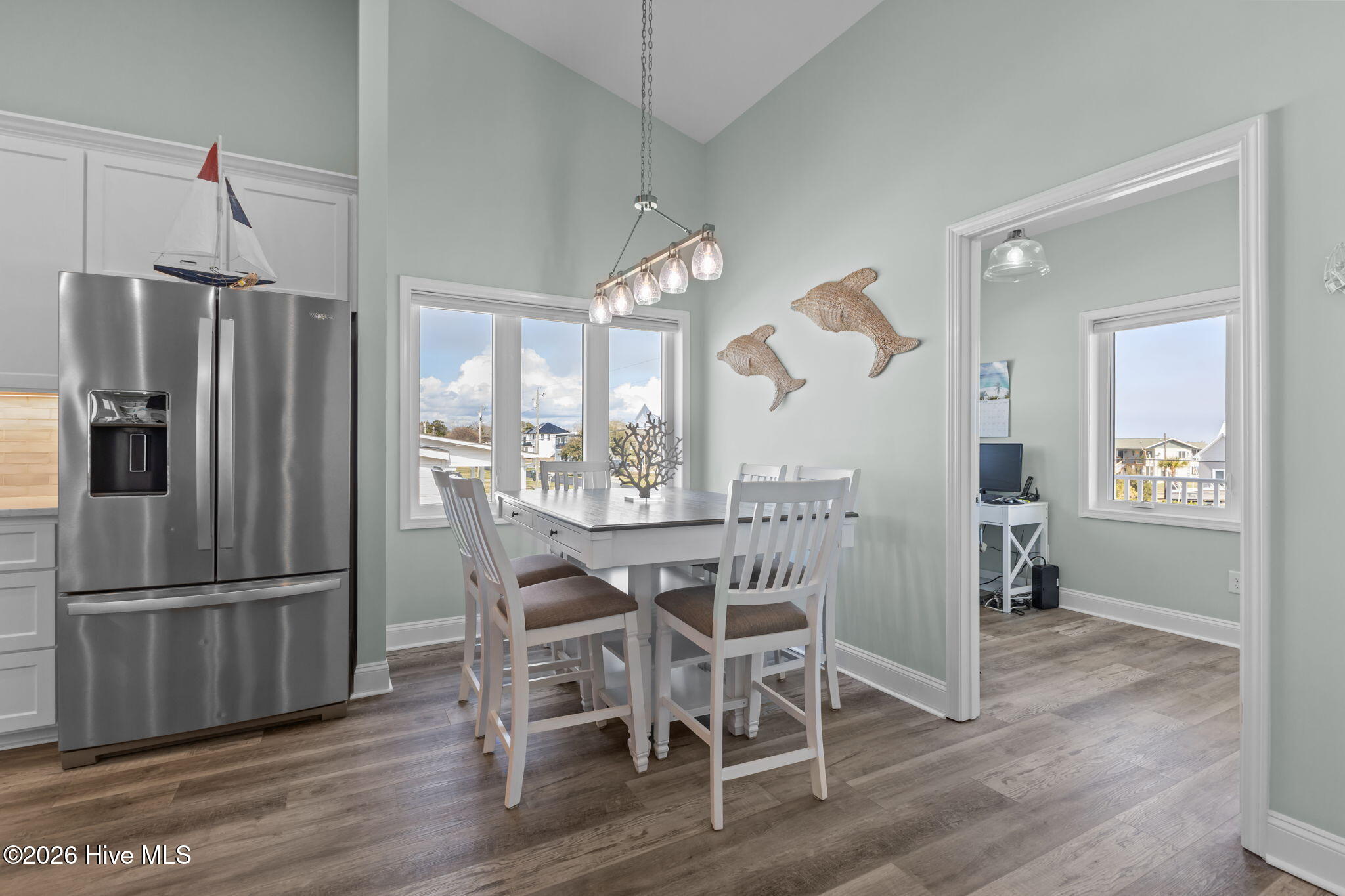 100559740 | Photo 16