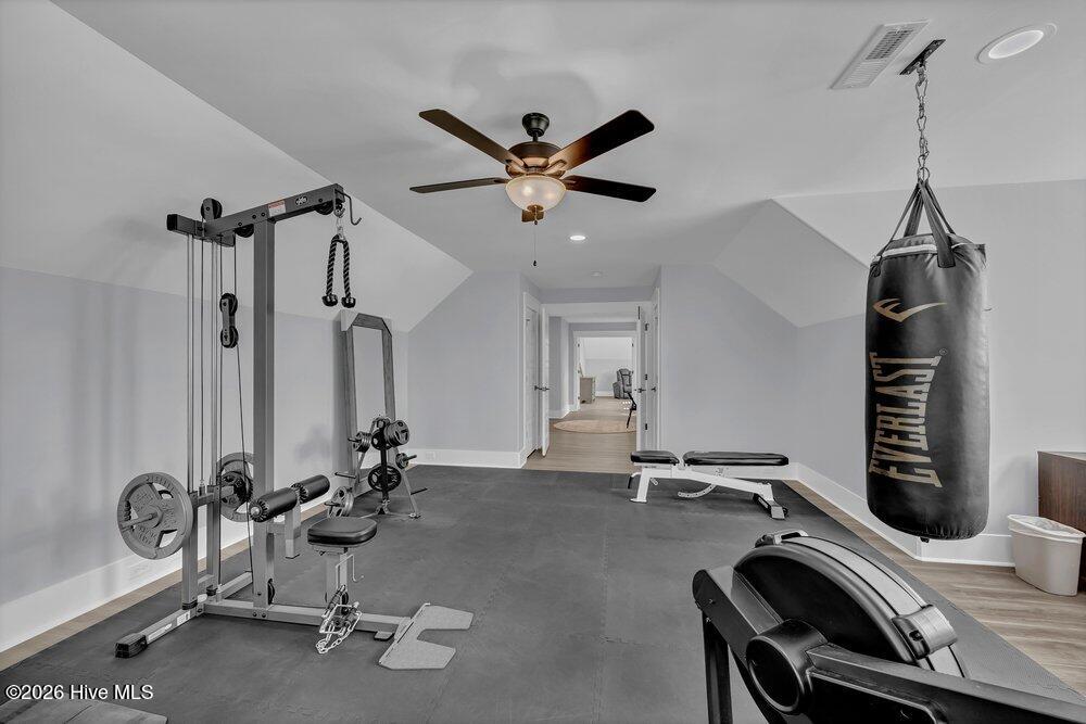 100564119 | Photo 40