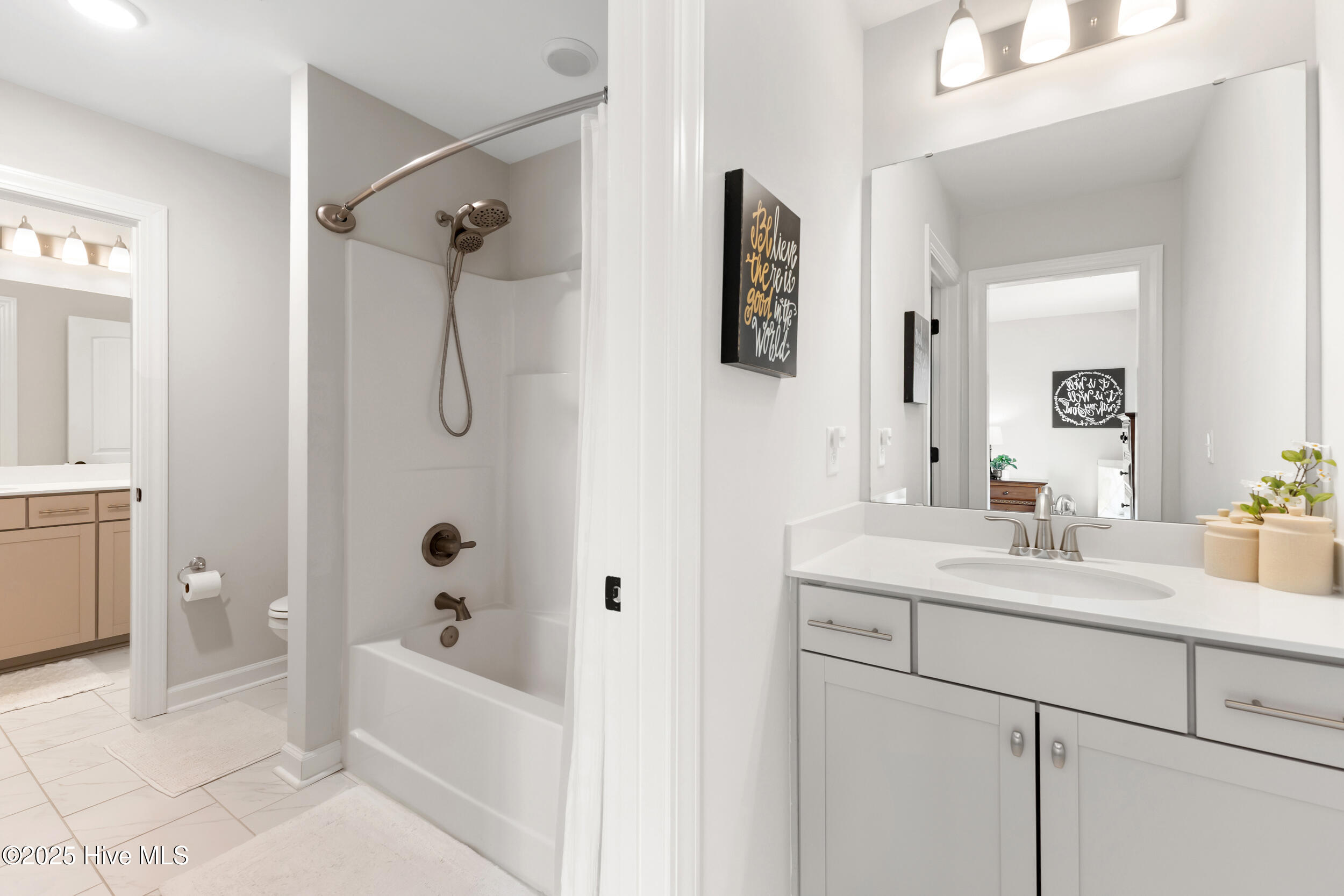 100546095 | Photo 50