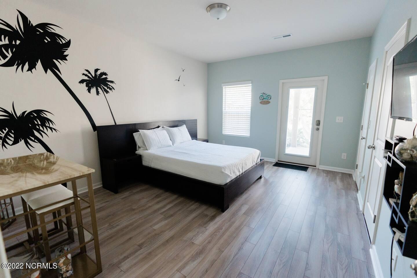 100566513 | Photo 19