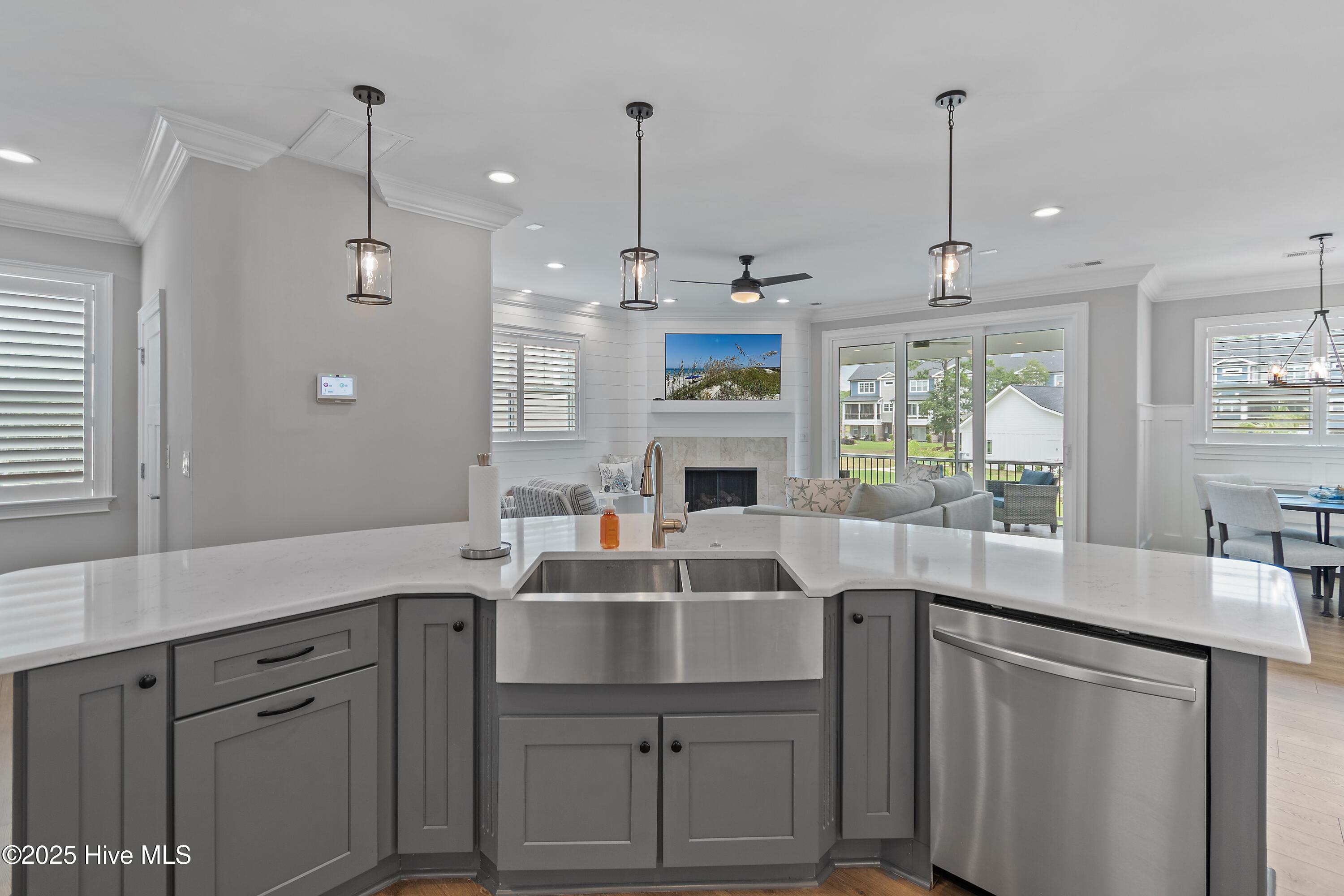 100551206 | Photo 11