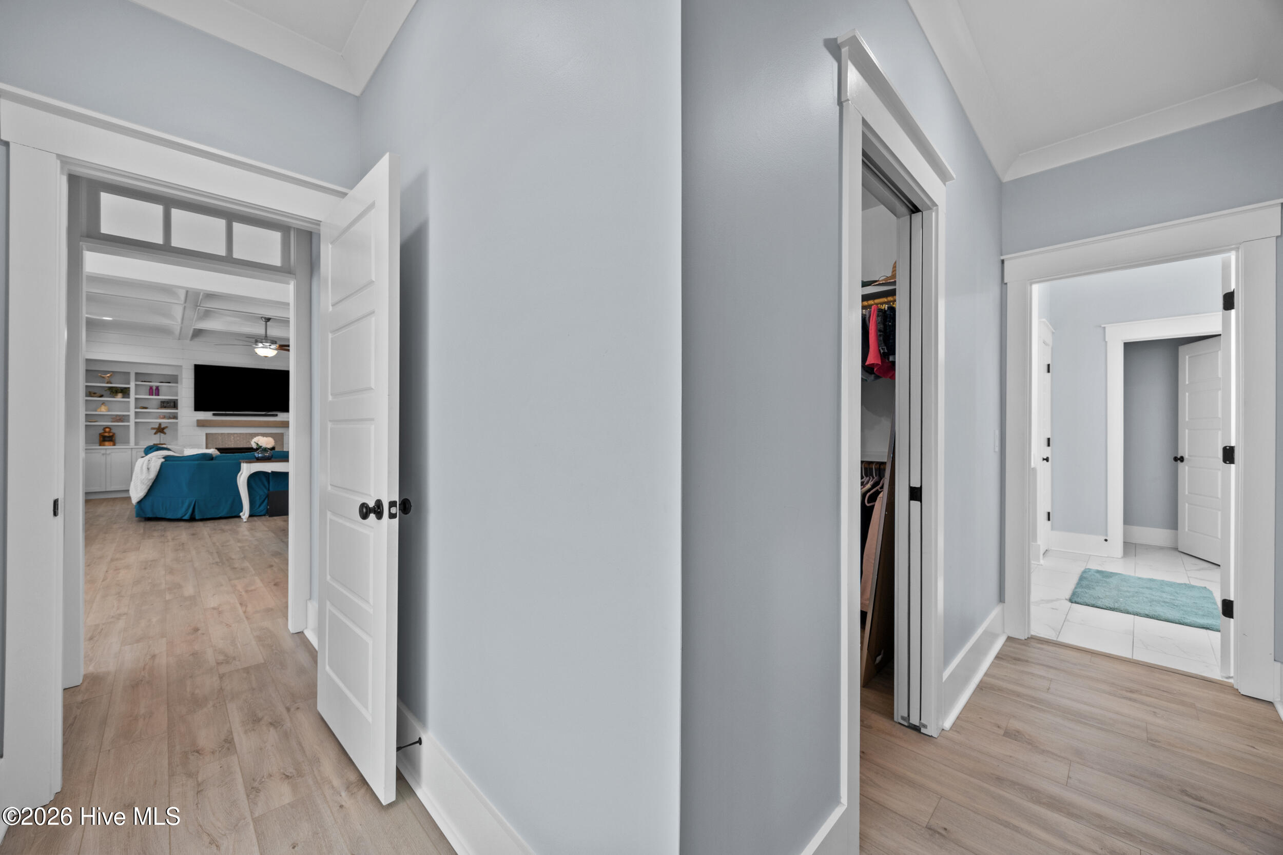 100555433 | Photo 40