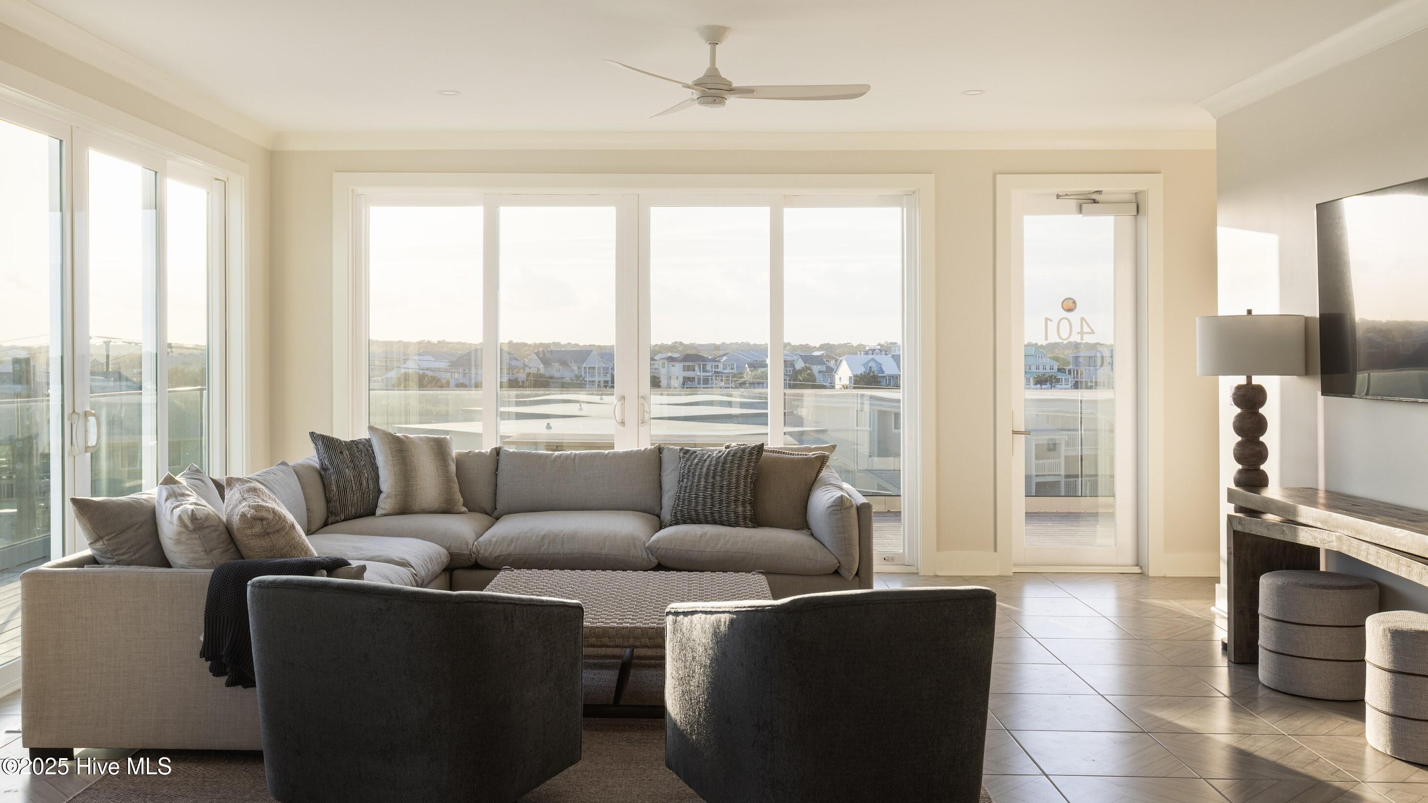 100503115 | Photo 16