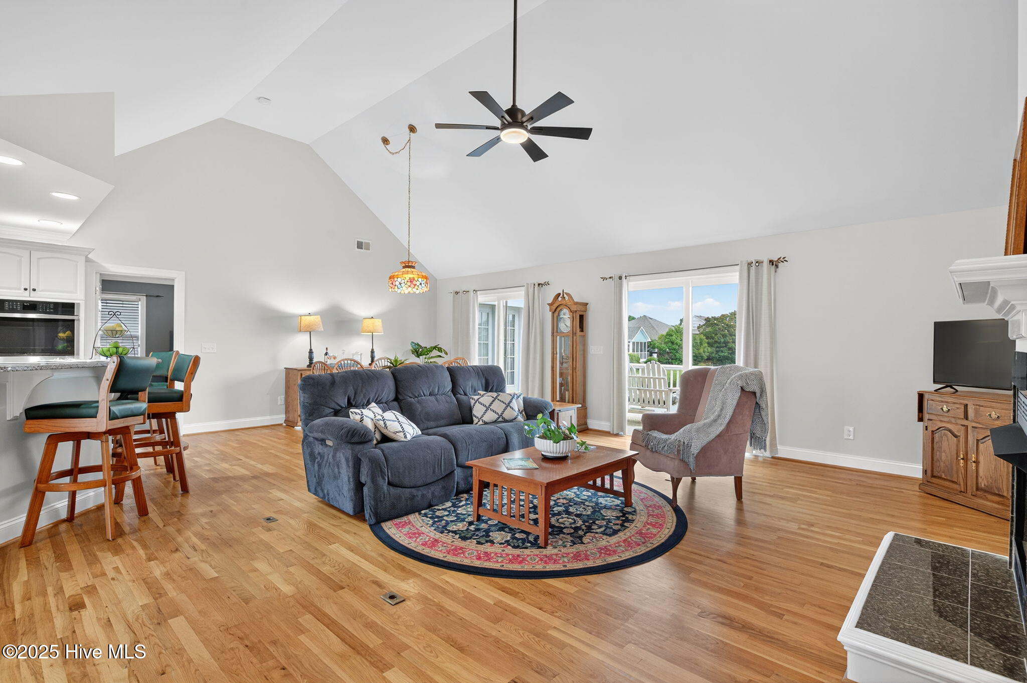 512 Shell Drive, Kure Beach, NC 28449 – photo 13: Living Room