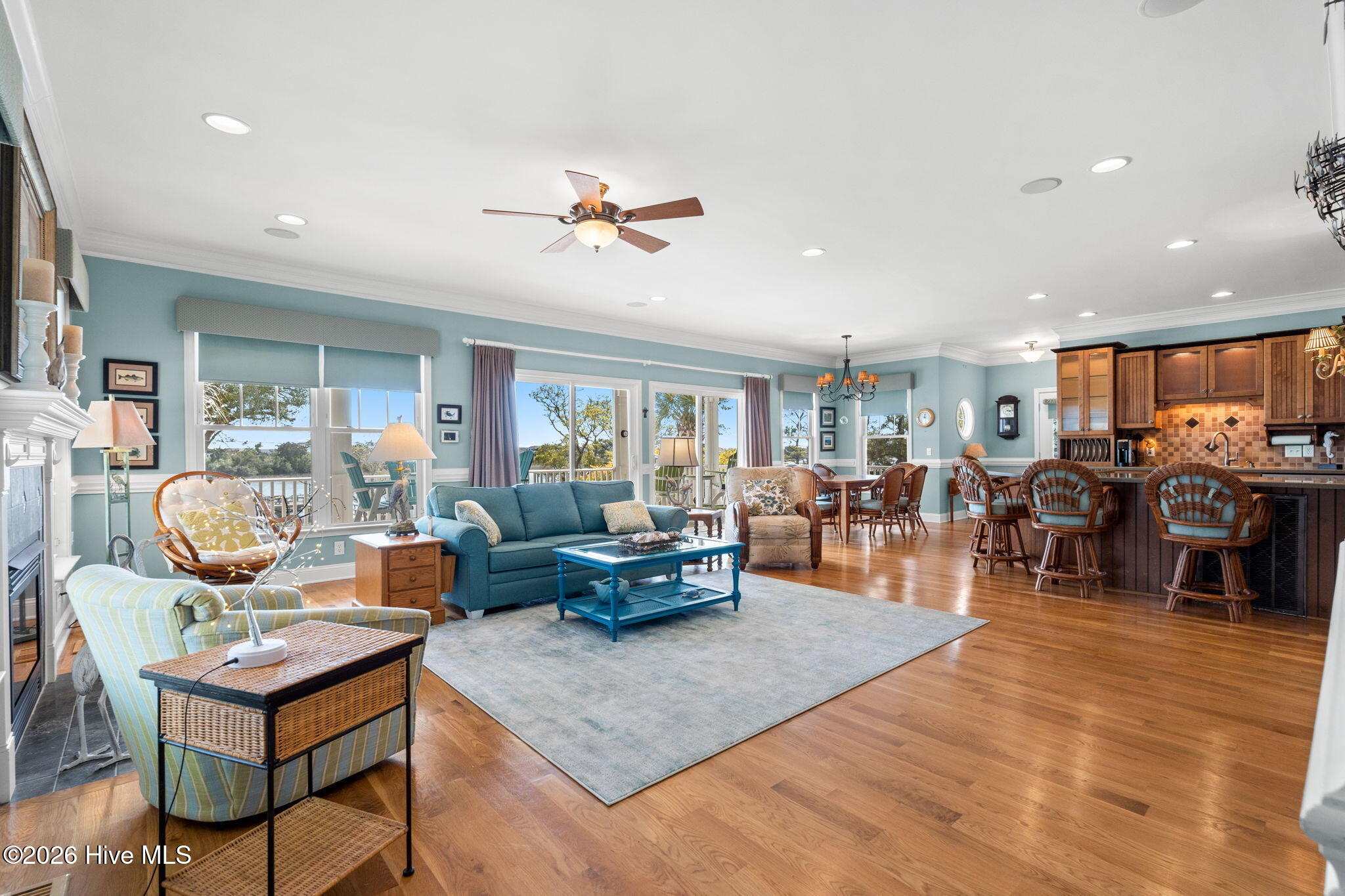 100566344 | Photo 37