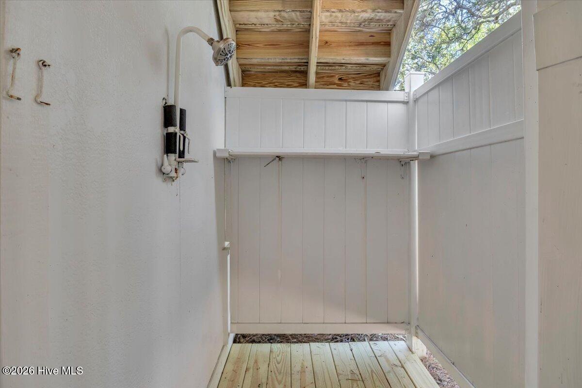 100565920 | Photo 67