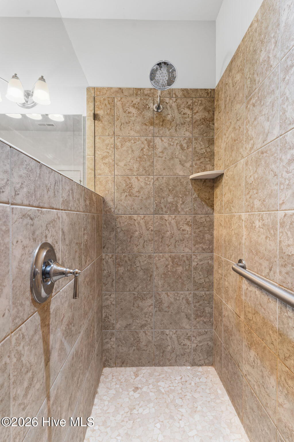 100558174 | Photo 23