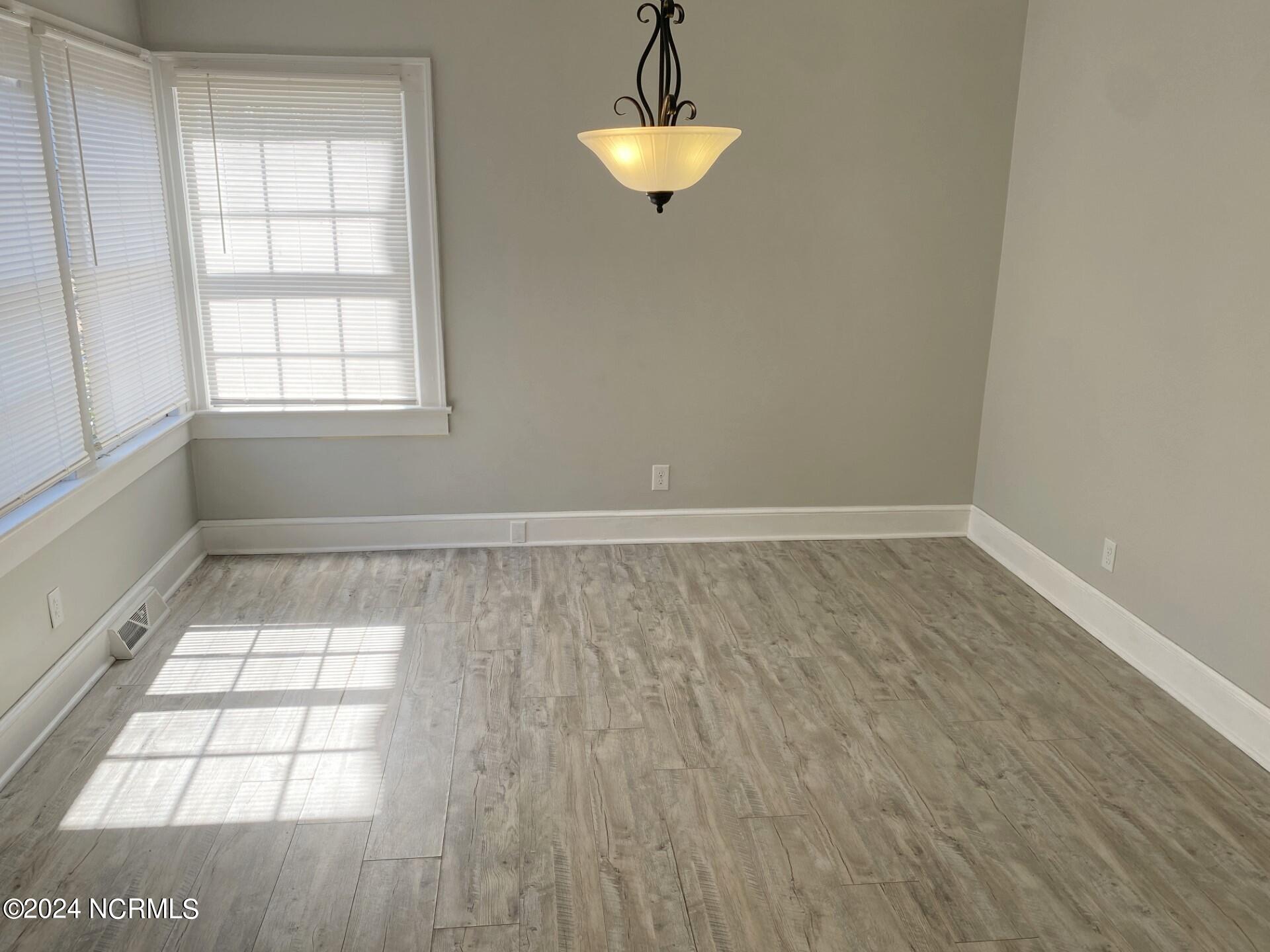 1306 N Respess Street, Washington, NC, 27889