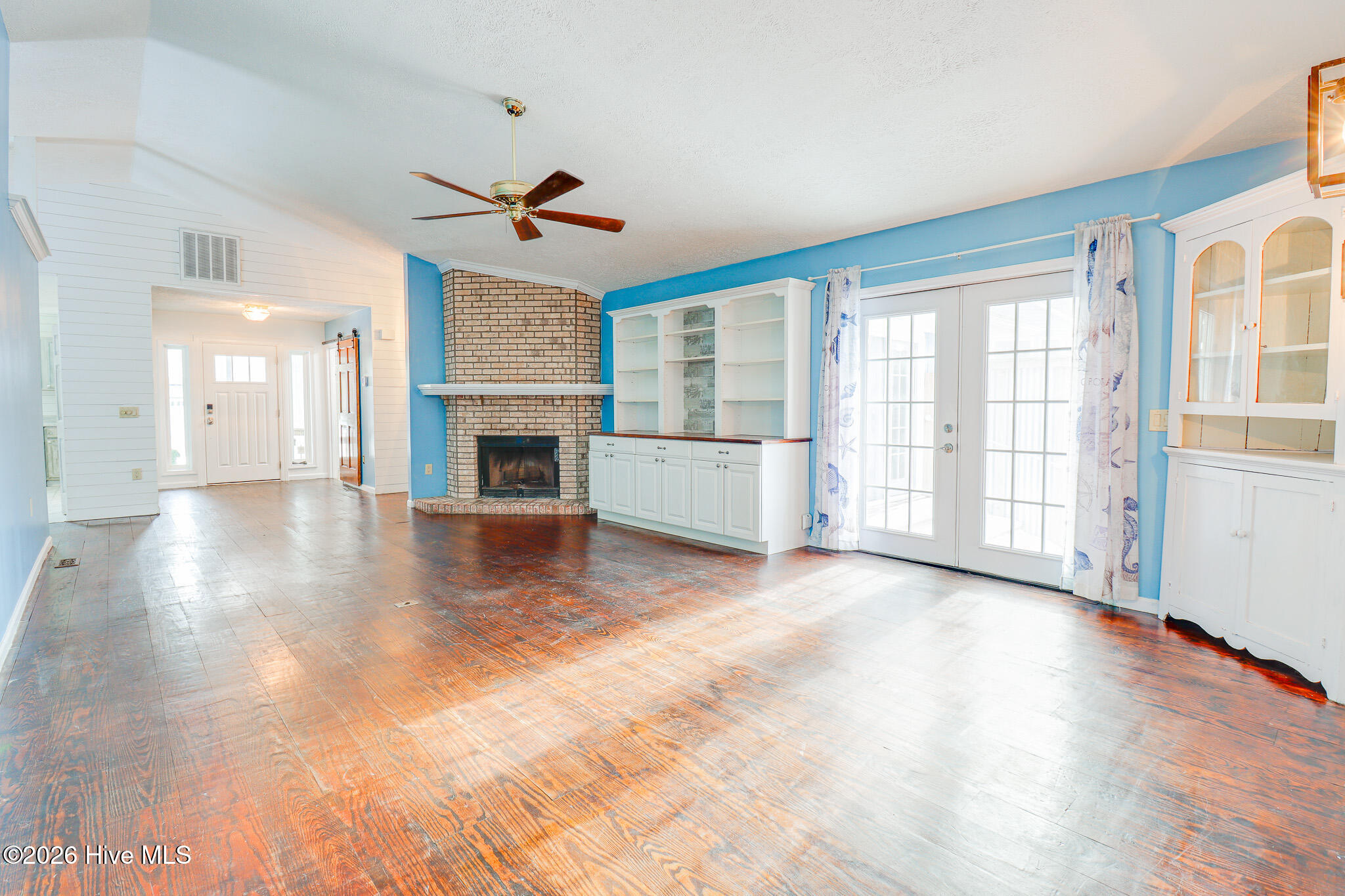 100544057 | Photo 19