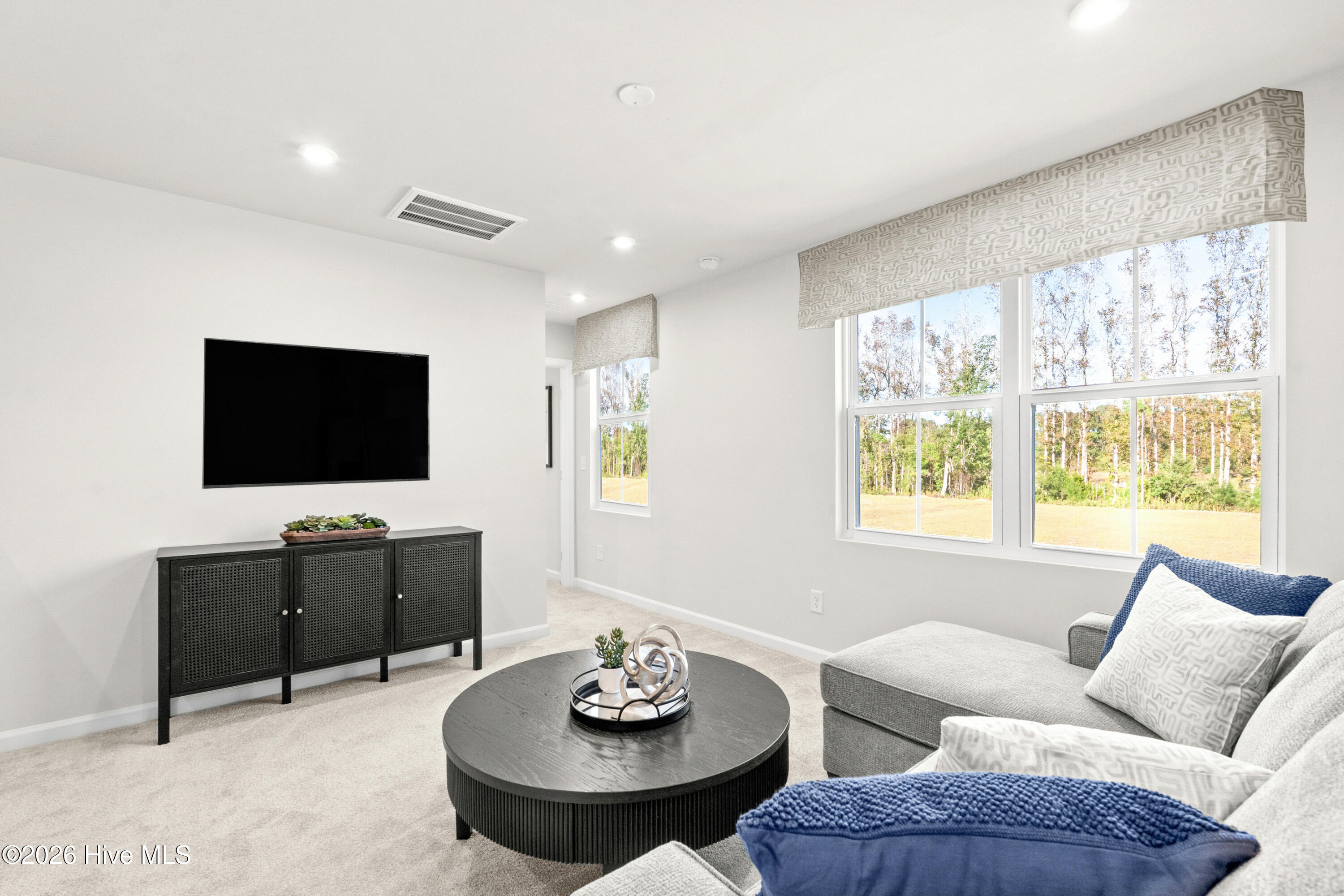 100548769 | Photo 18