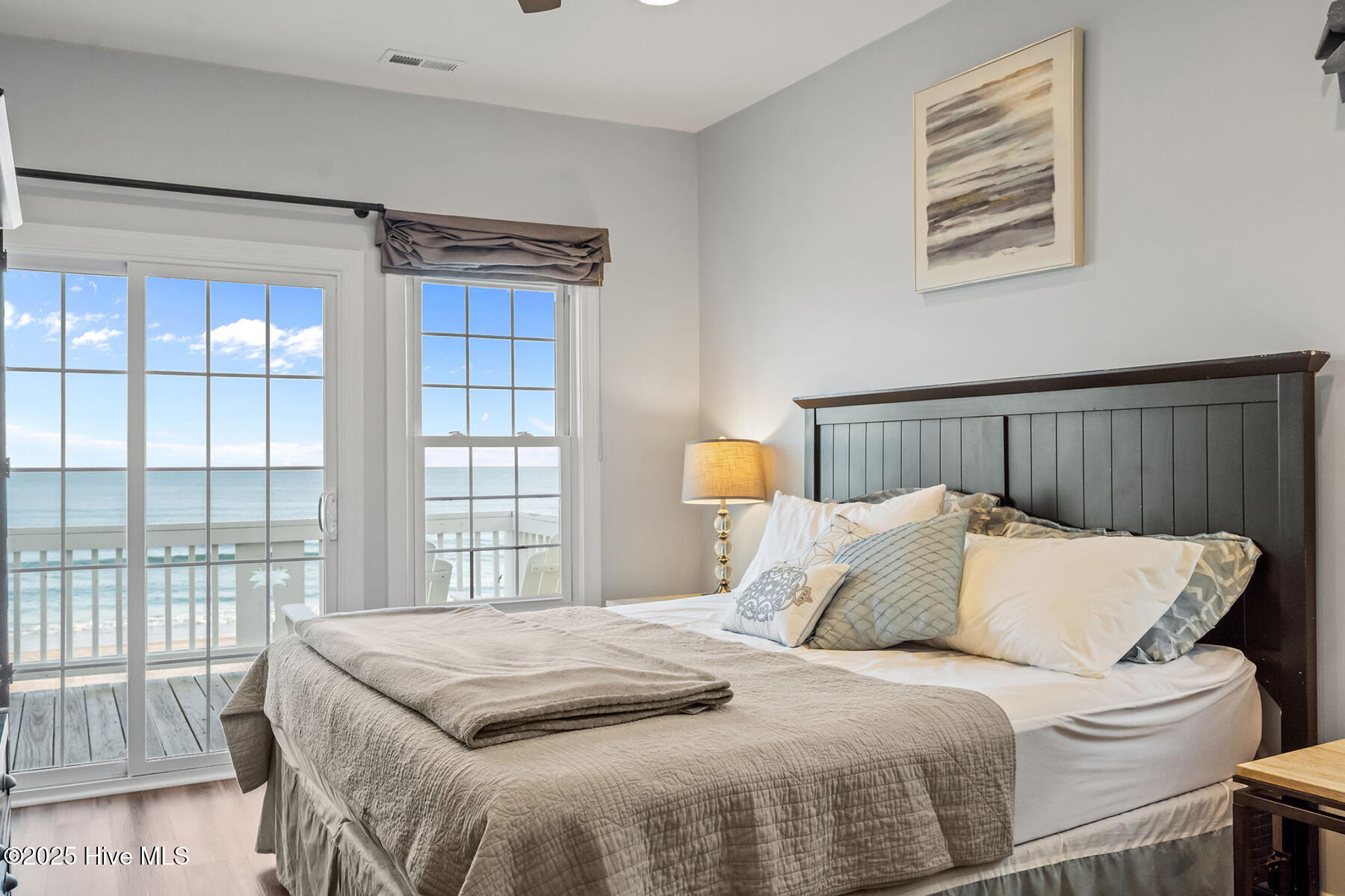 100537355 | Photo 40