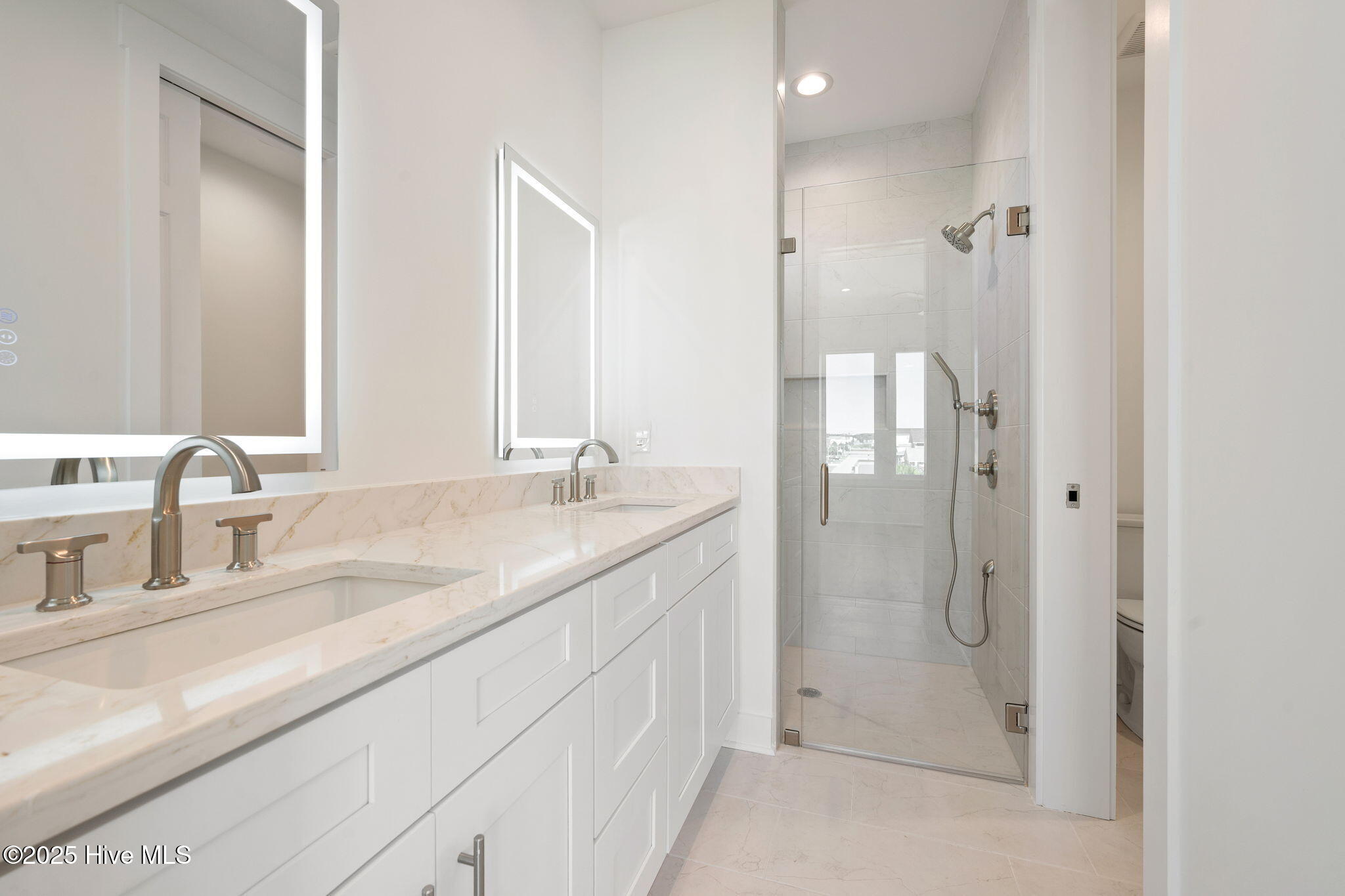 100525403 | Photo 20