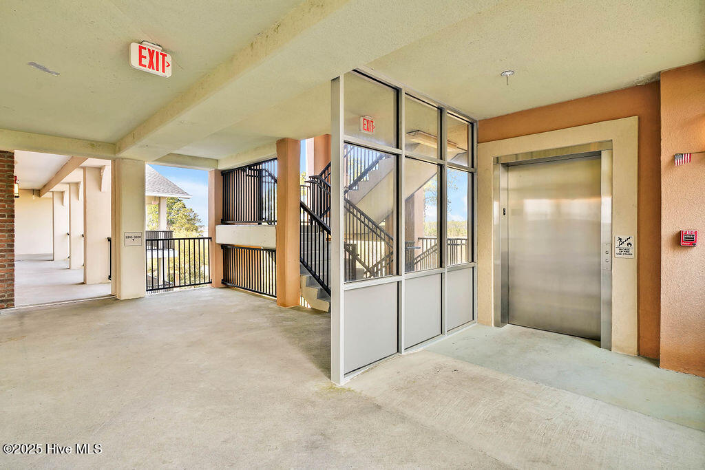 100497917 | Photo 32