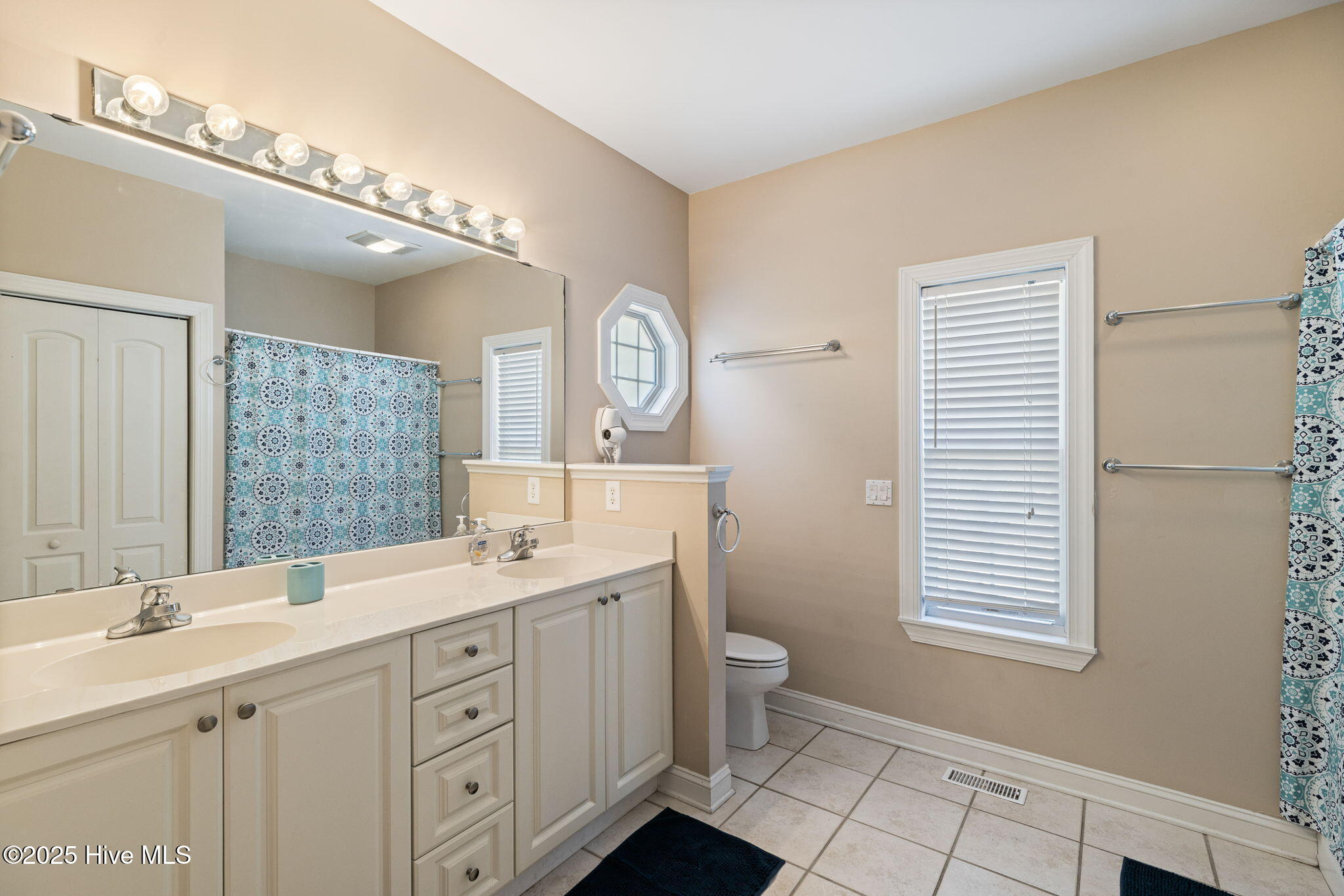 106 SE 44th Street, Oak Island, NC, 28465