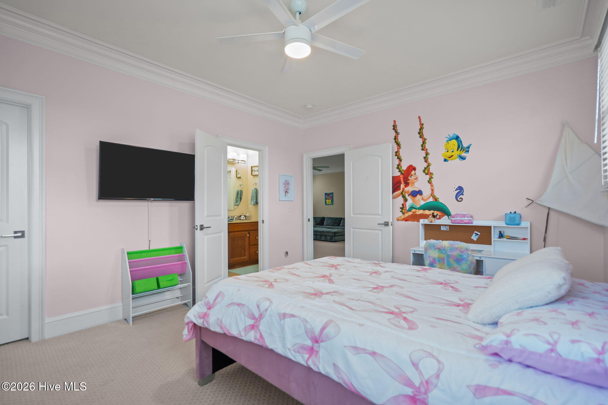 100561937 | Photo 50