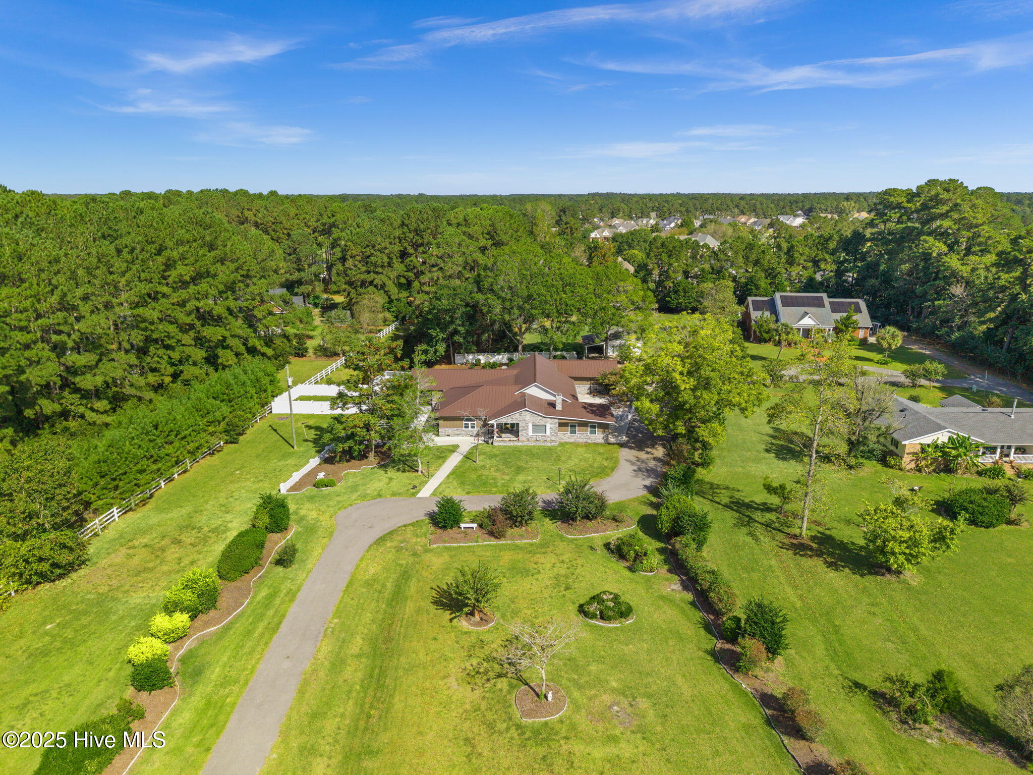 100532897 | Photo 59