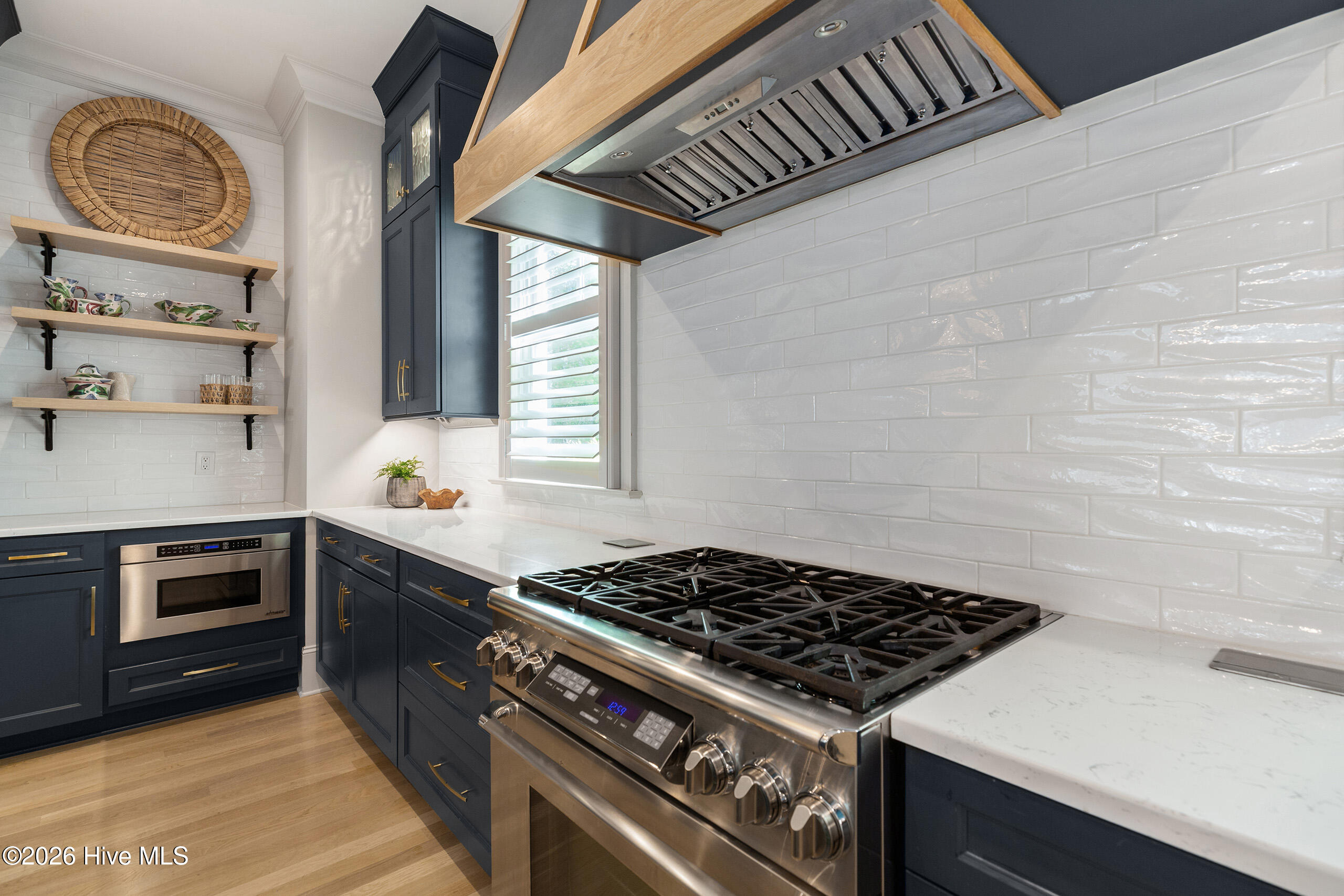 100563719 | Photo 19