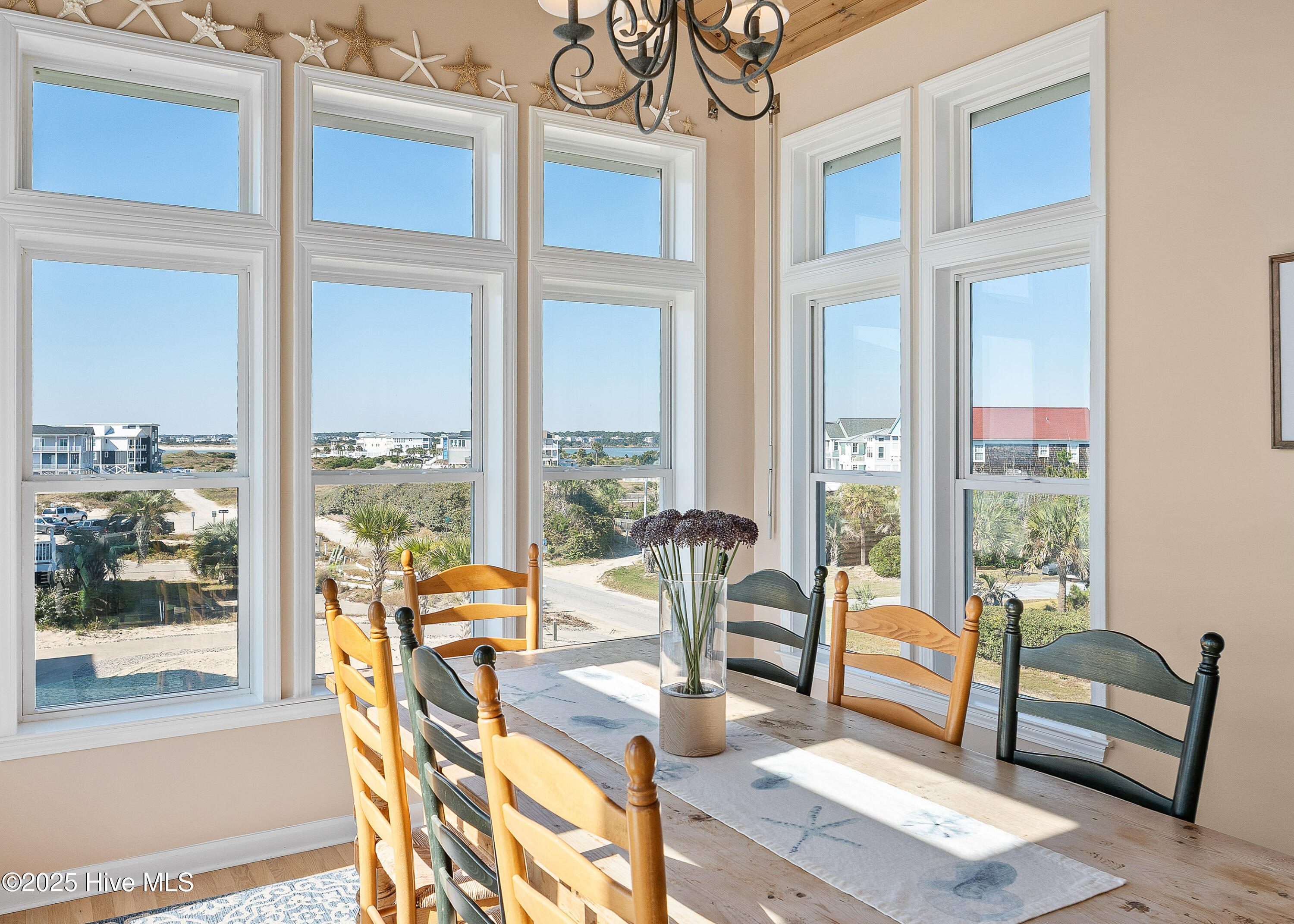 100541150 | Photo 23