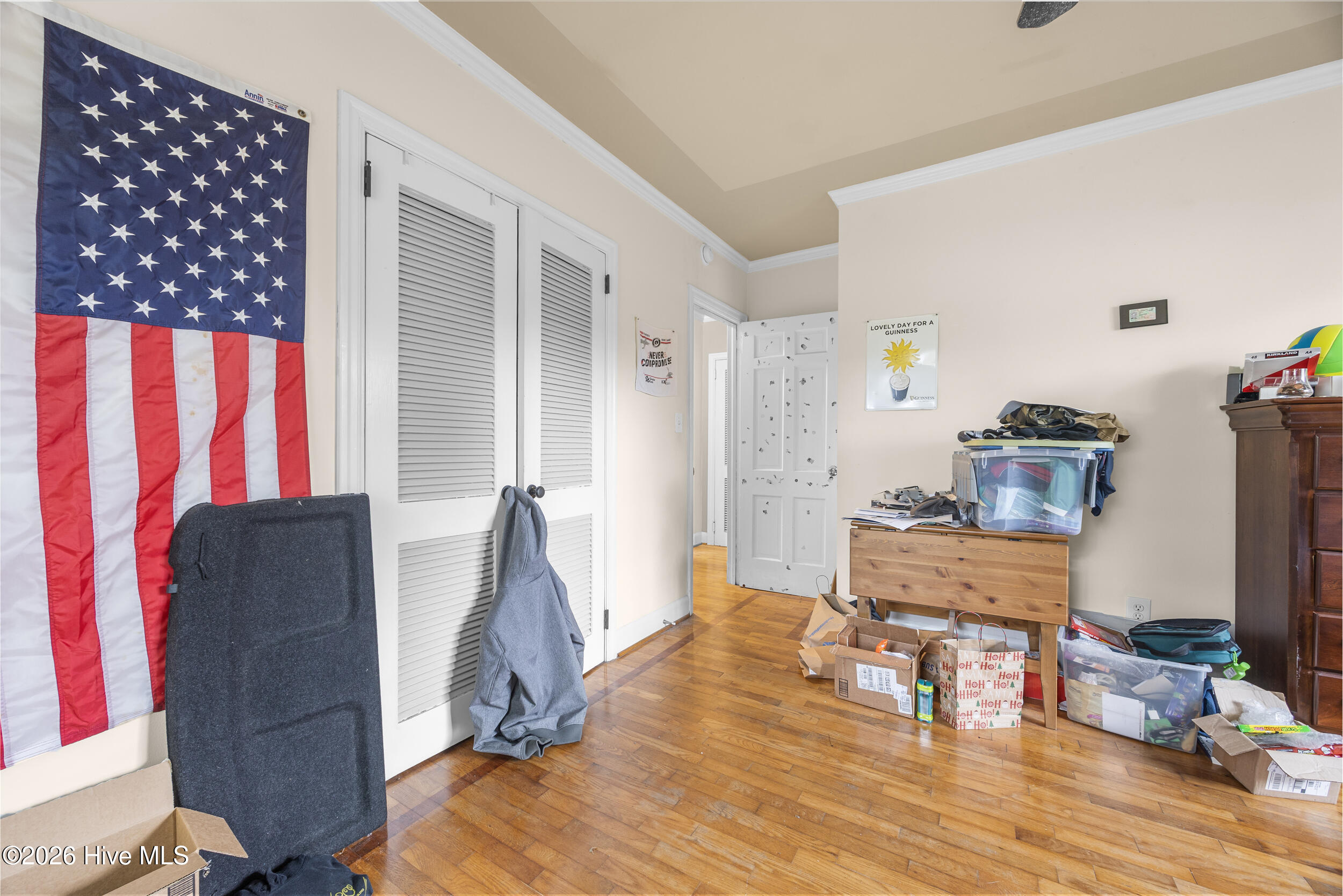 100560184 | Photo 21