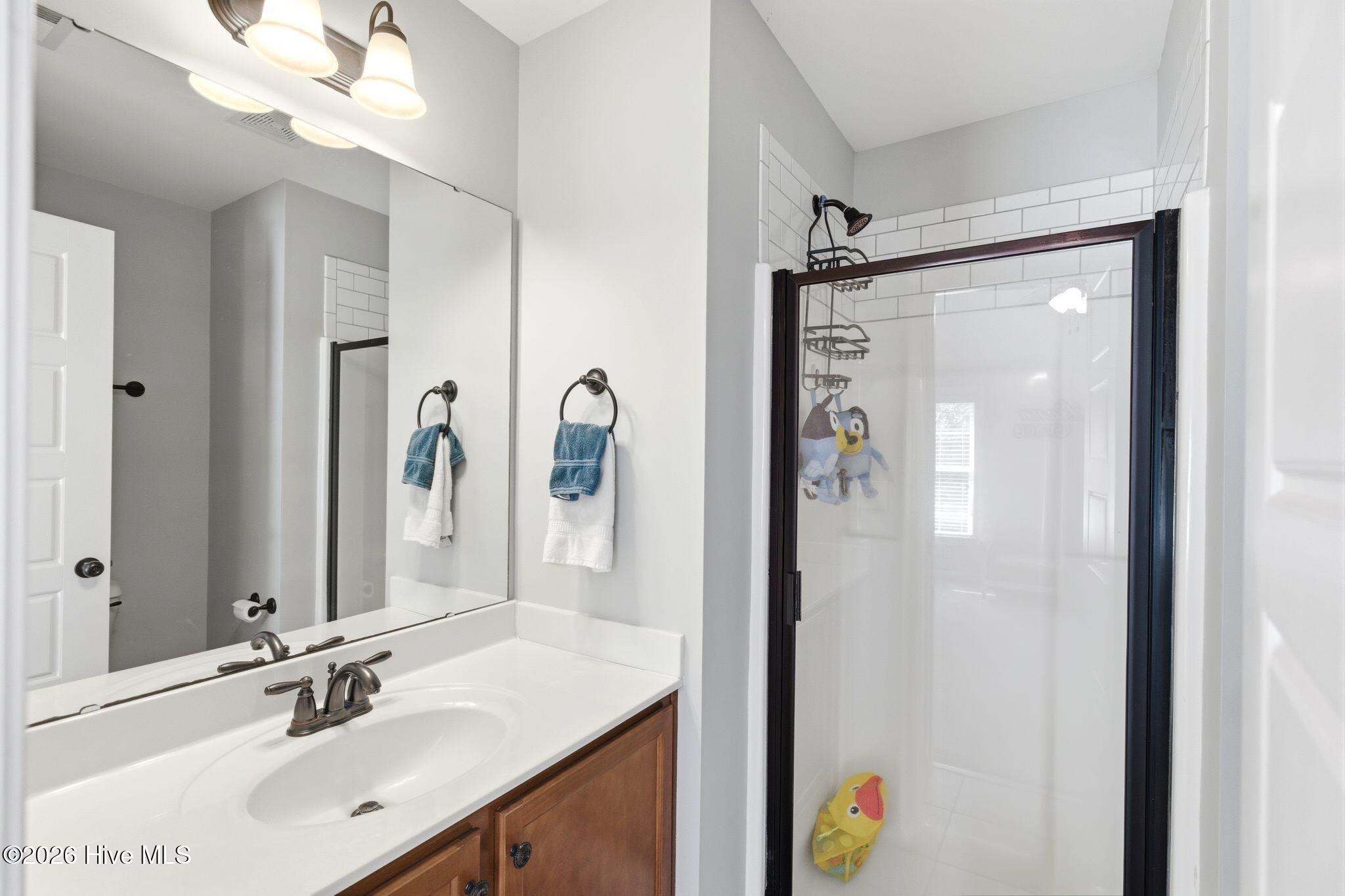 100563379 | Photo 42