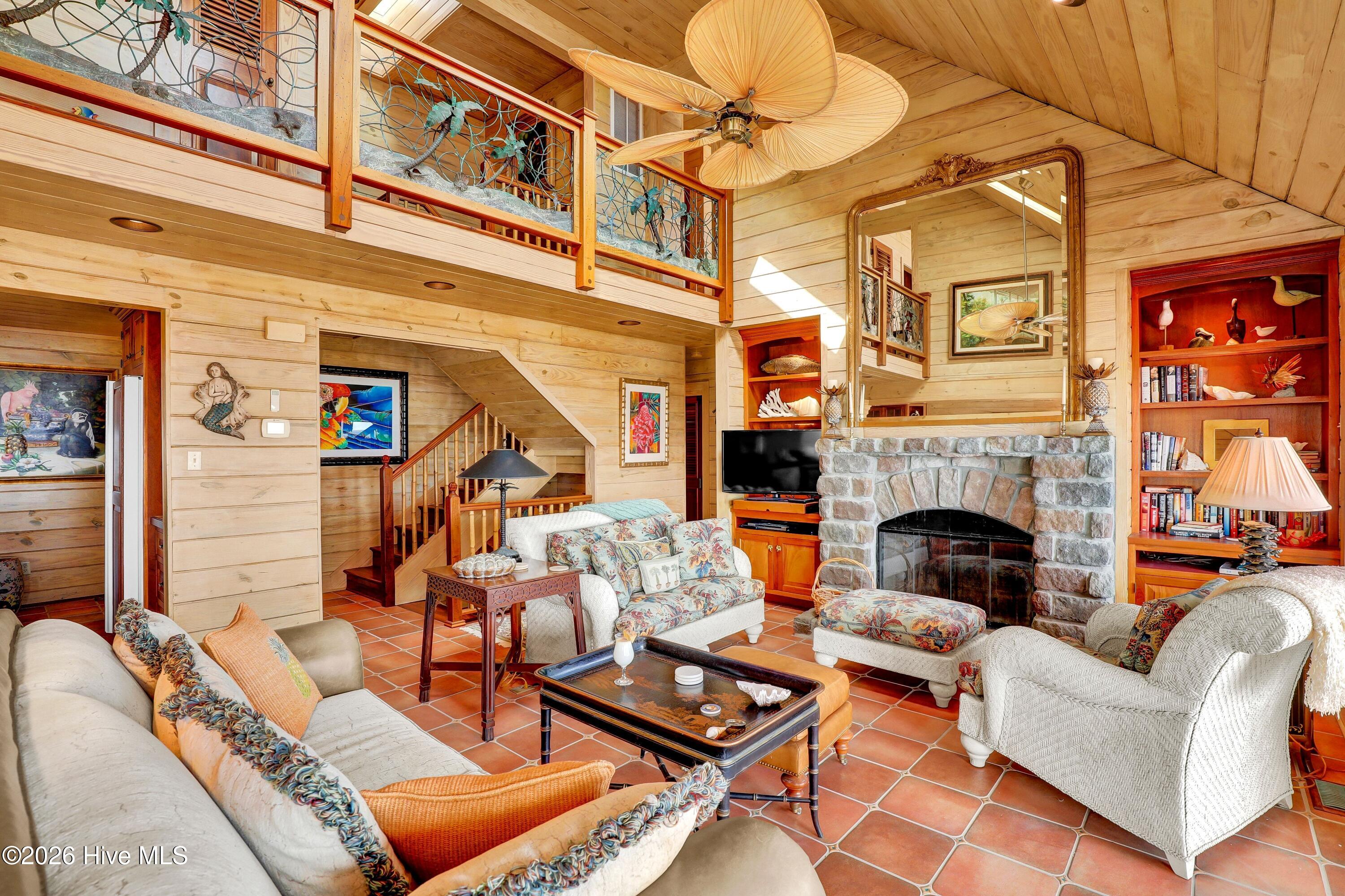 100558553 | Photo 15