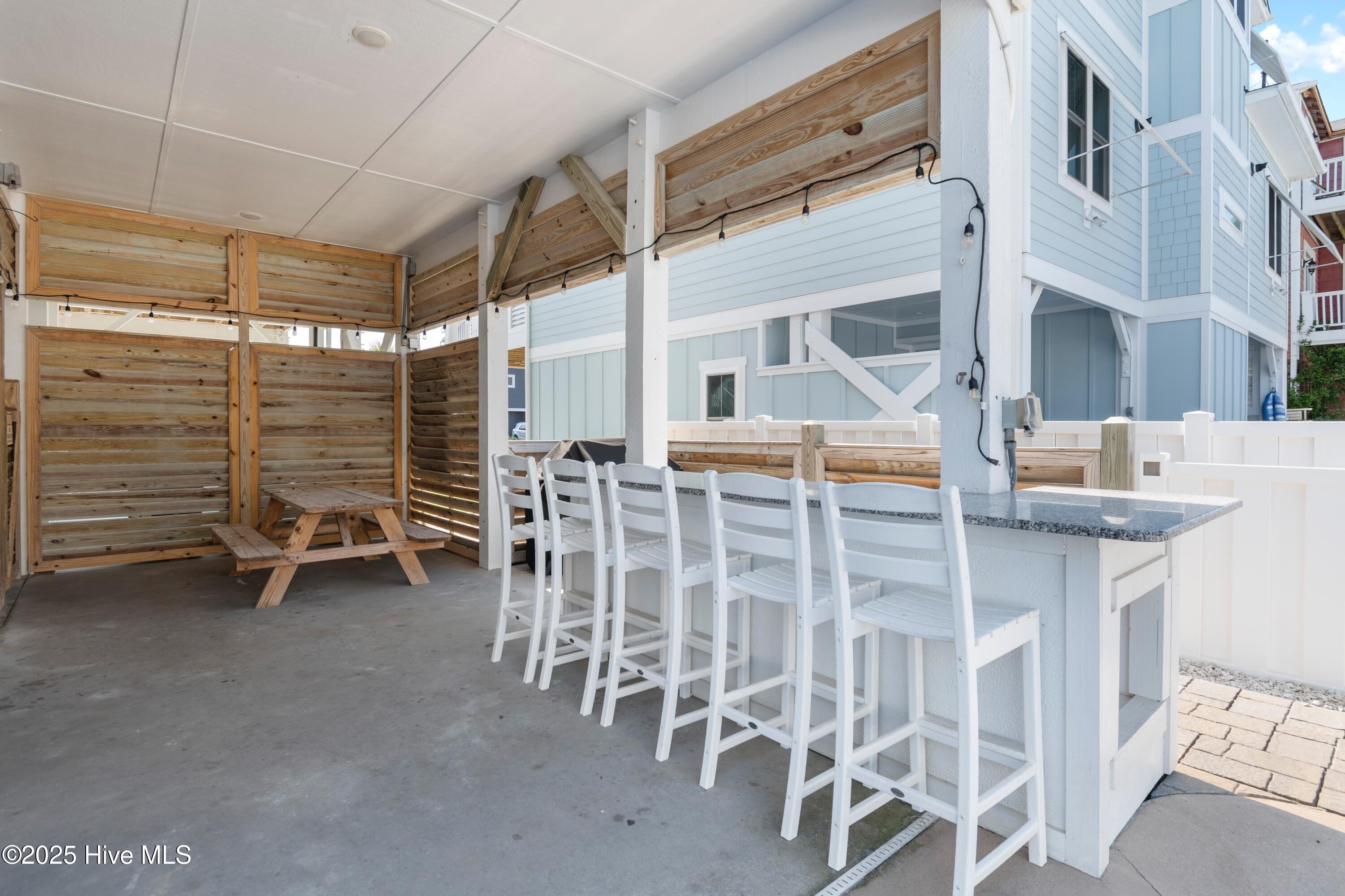 100528298 | Photo 14