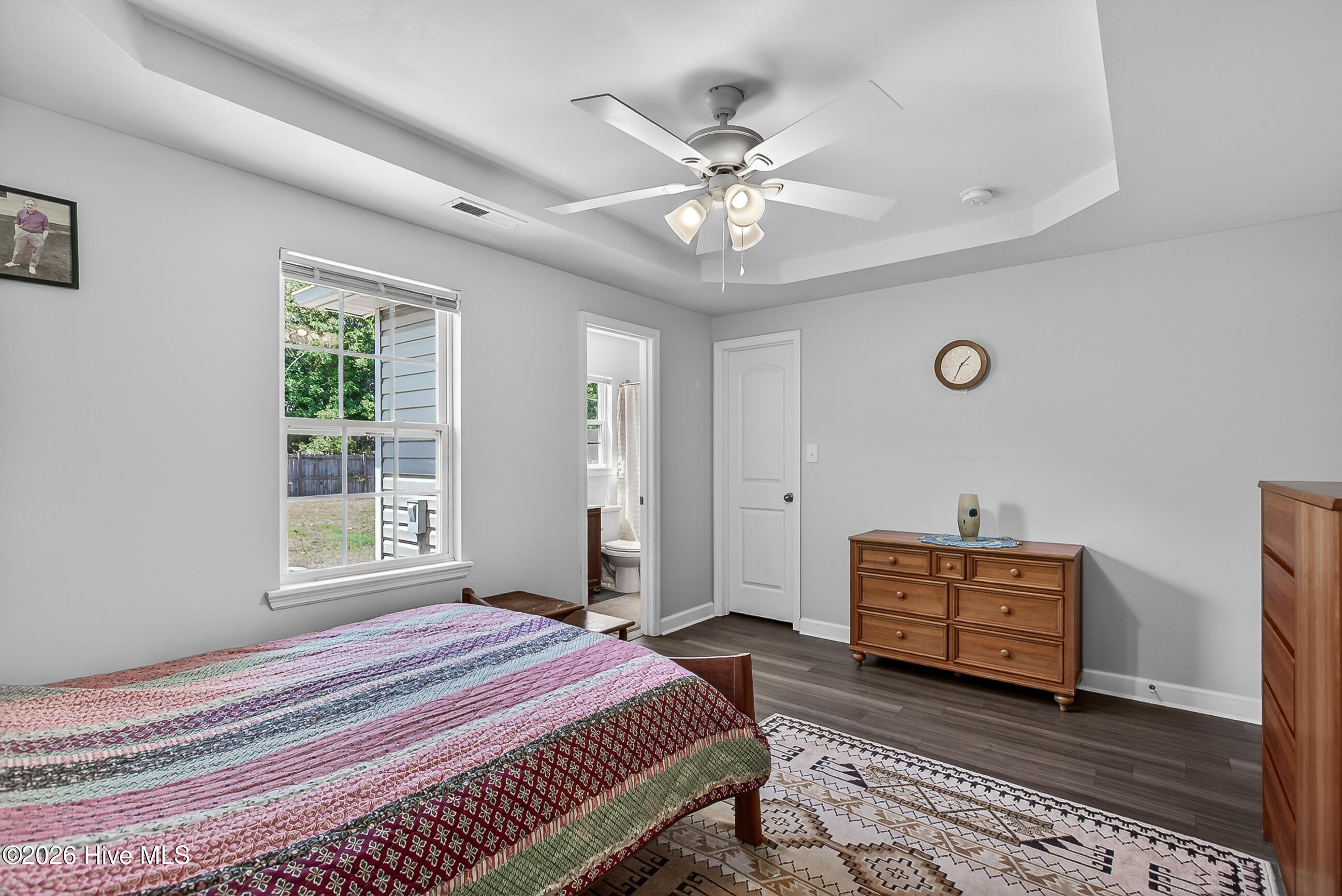 100569204 | Photo 17