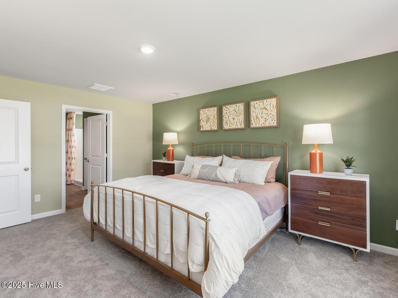 100558850 | Photo 17