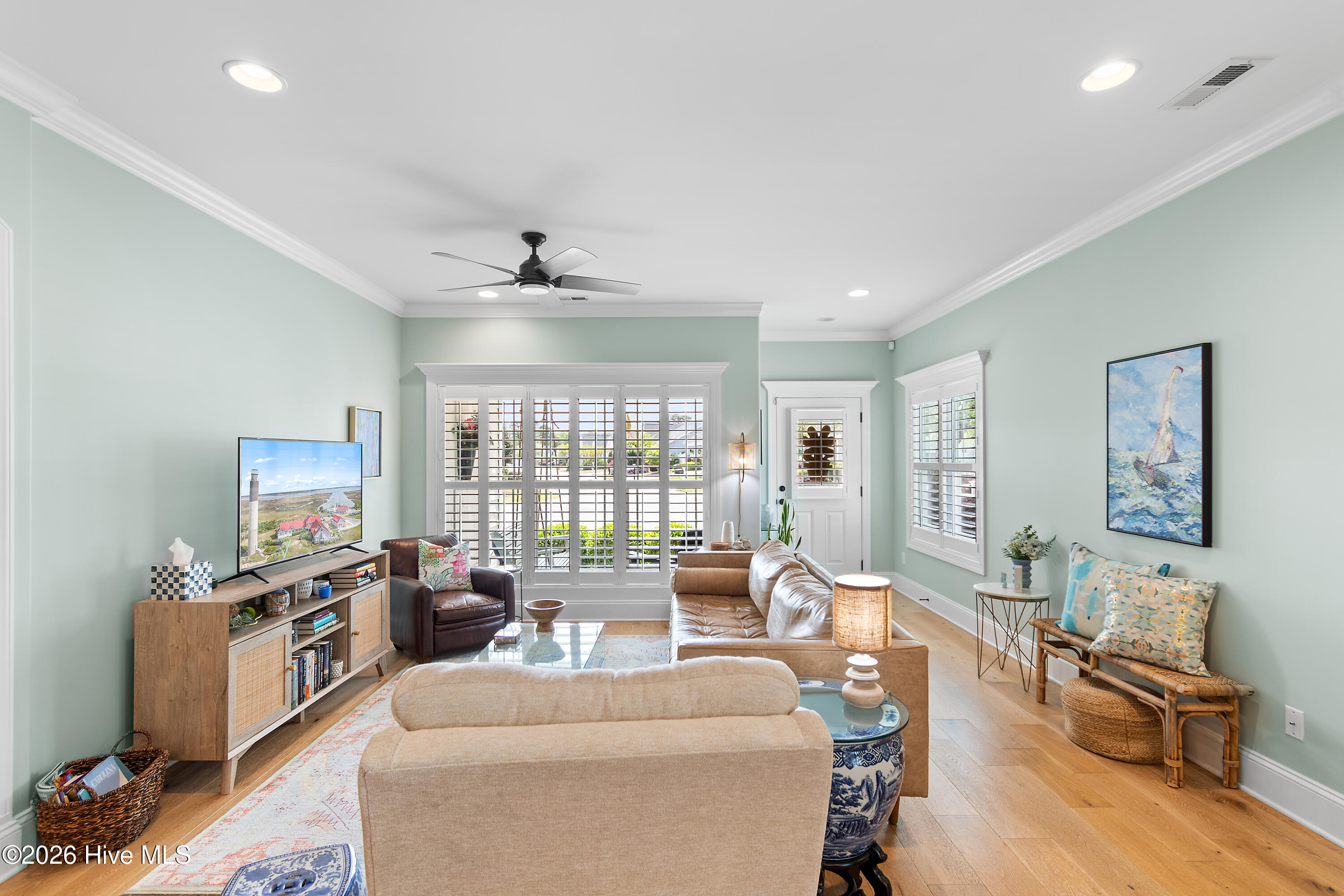 100566075 | Photo 10