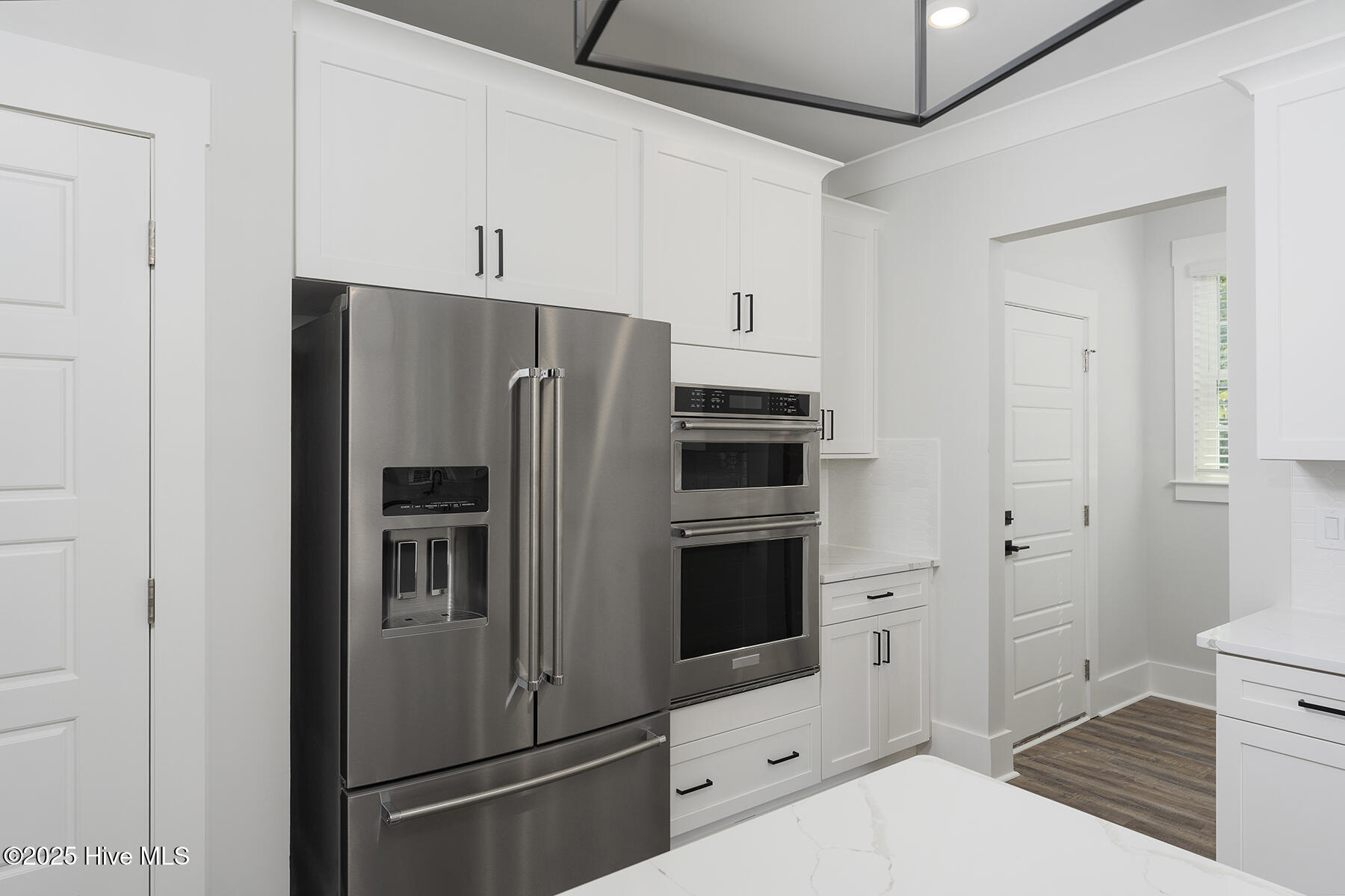 100506460 | Photo 11