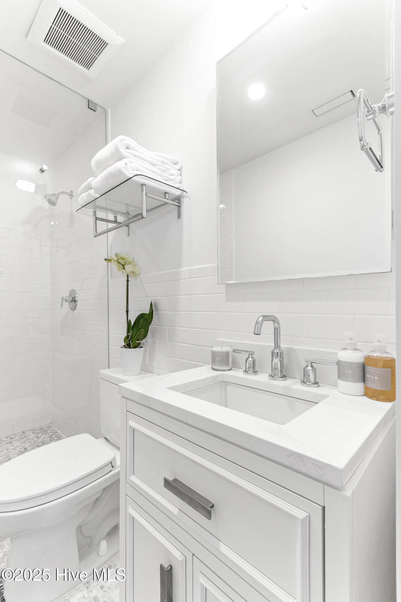 100530519 | Photo 46