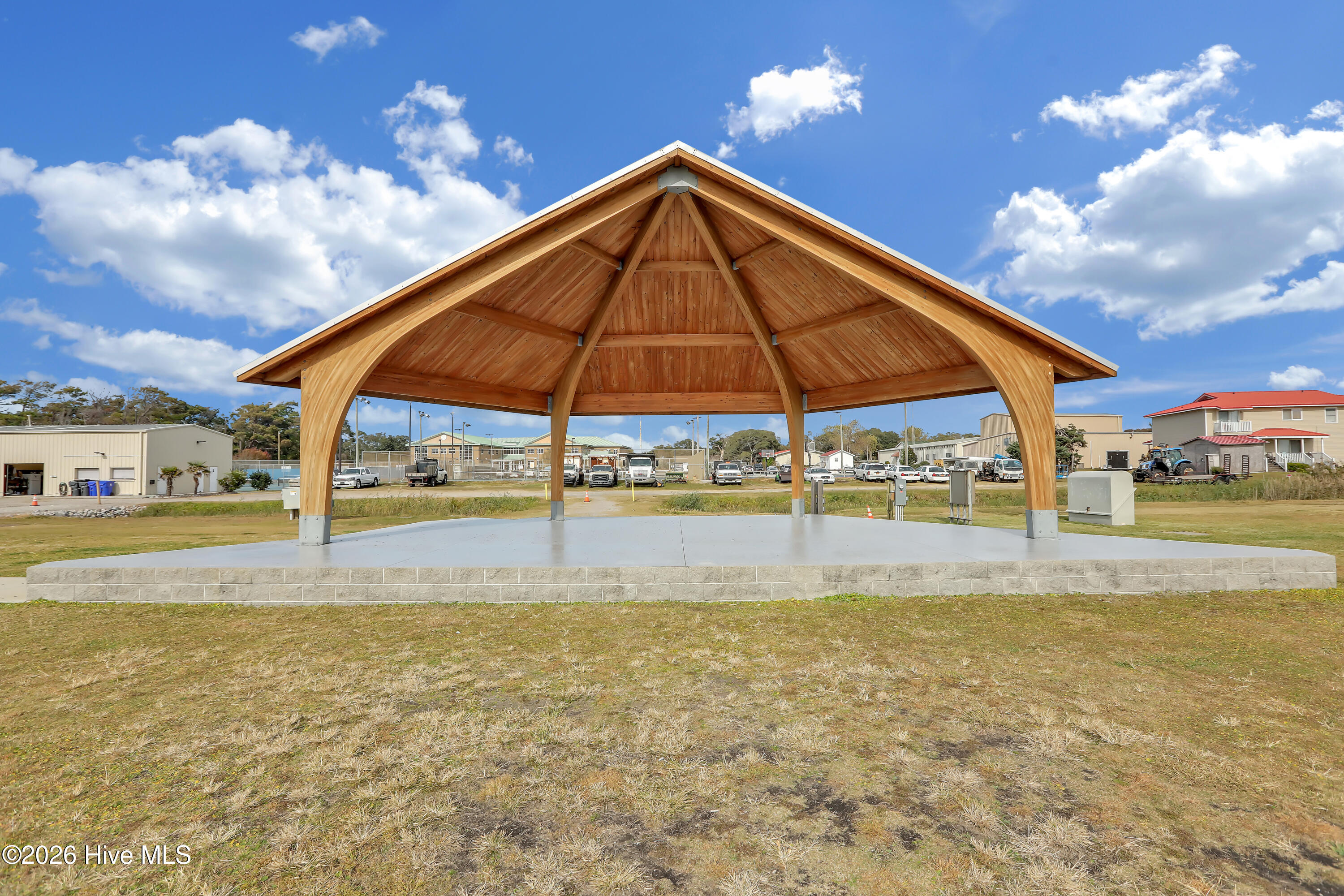 100564163 | Photo 53