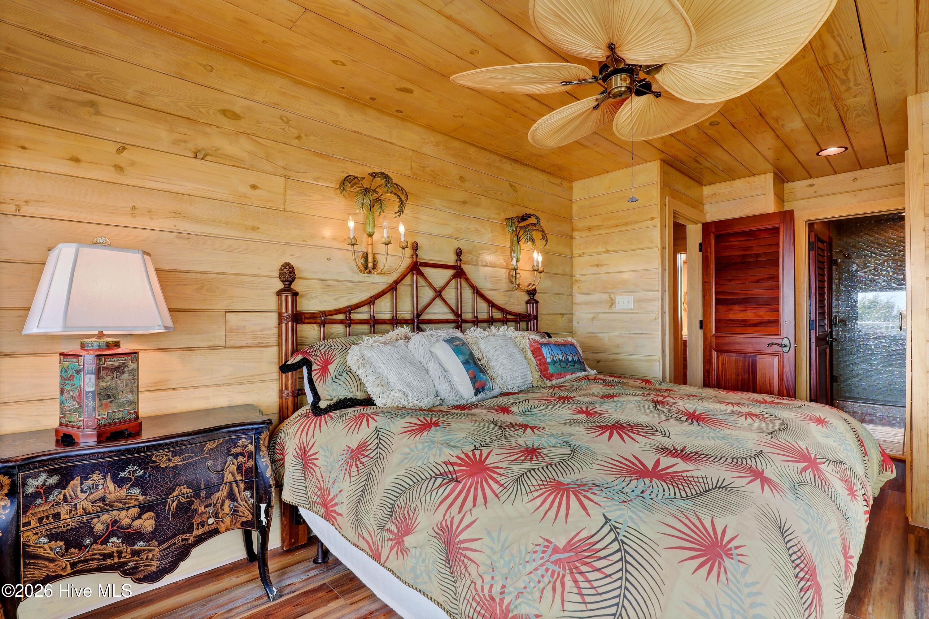 100558553 | Photo 26