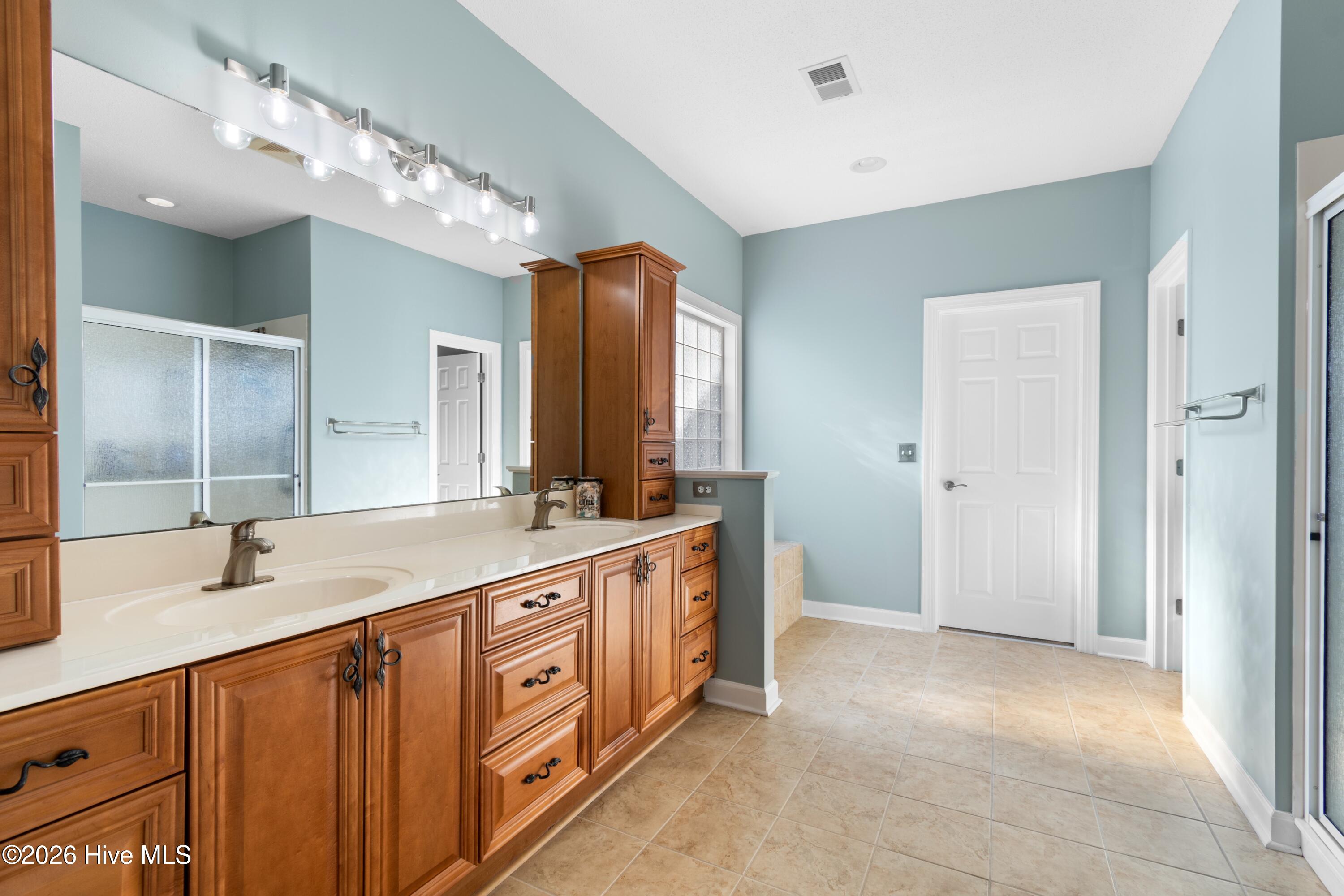 100564906 | Photo 28