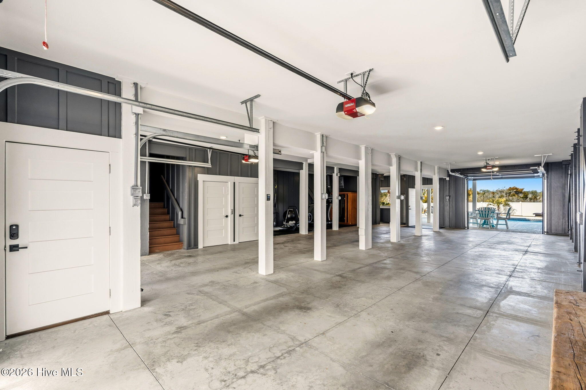 100557252 | Photo 58