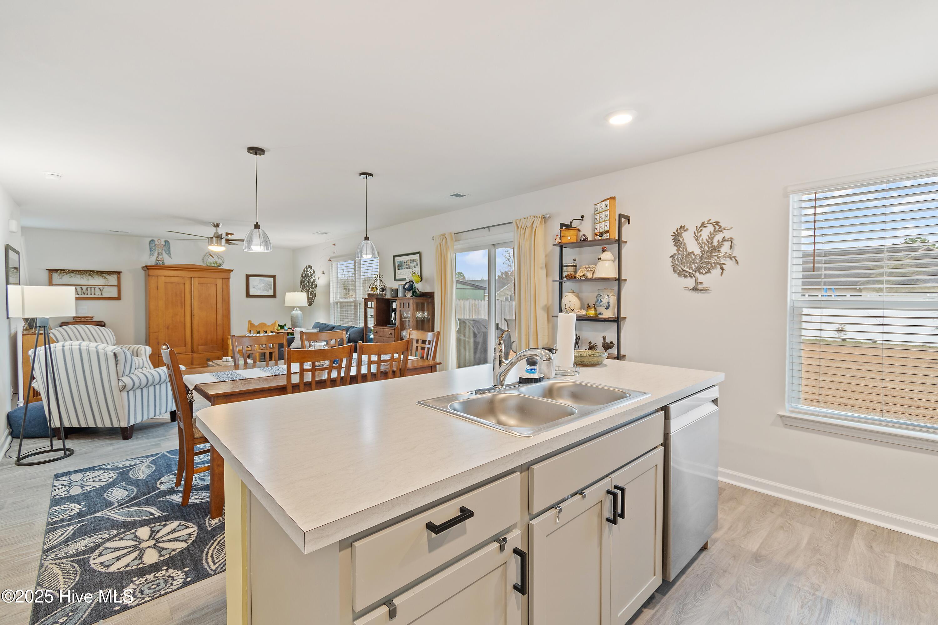 566 Pinecrest Street NW, Shallotte, NC 28470 – photo 18: Kitchen