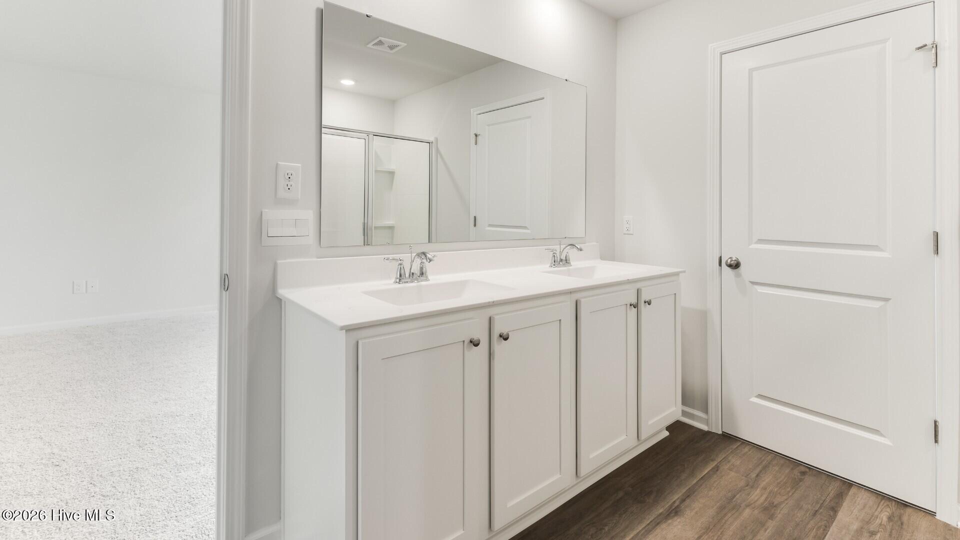 100550246 | Photo 24