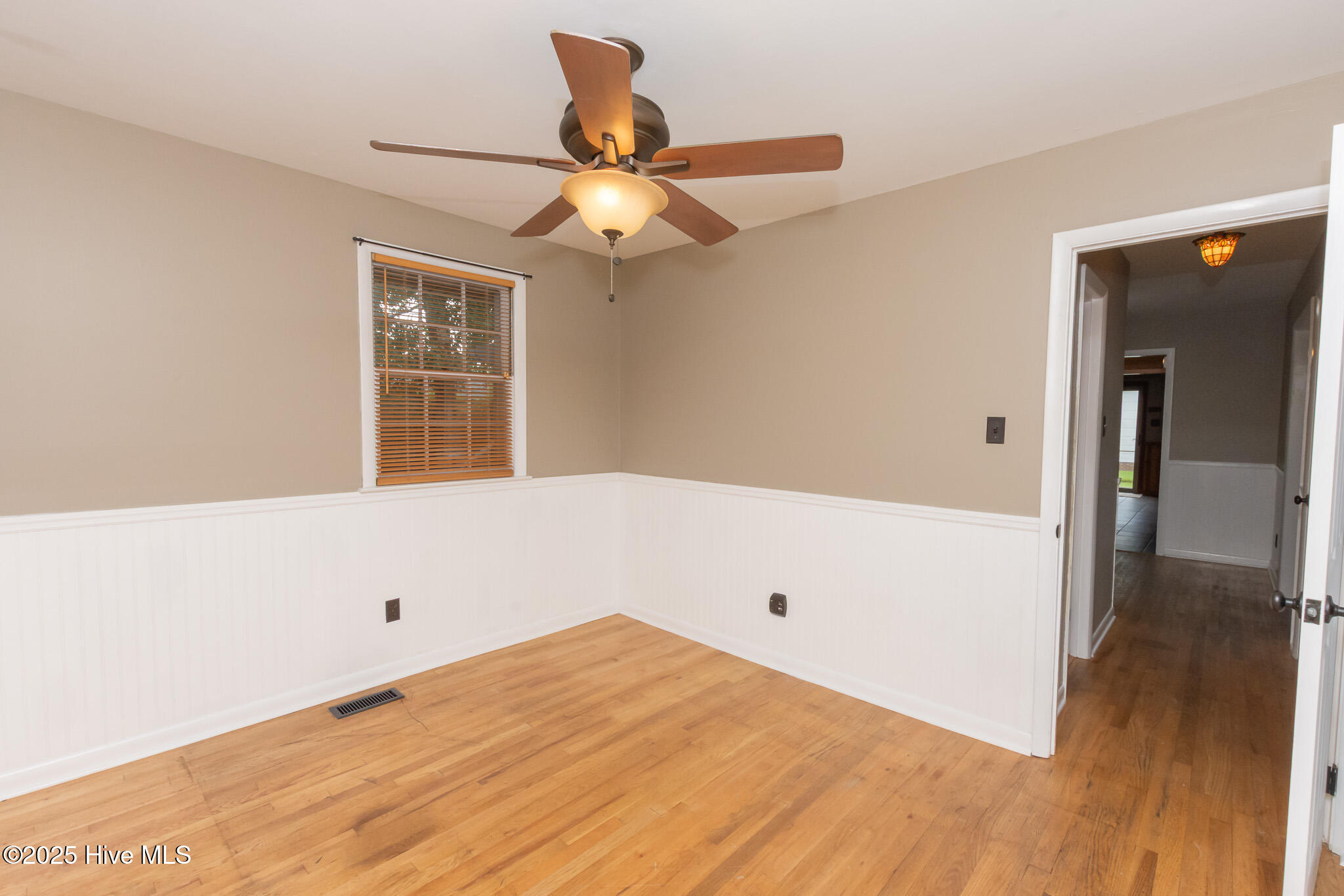 100529268 | Photo 17