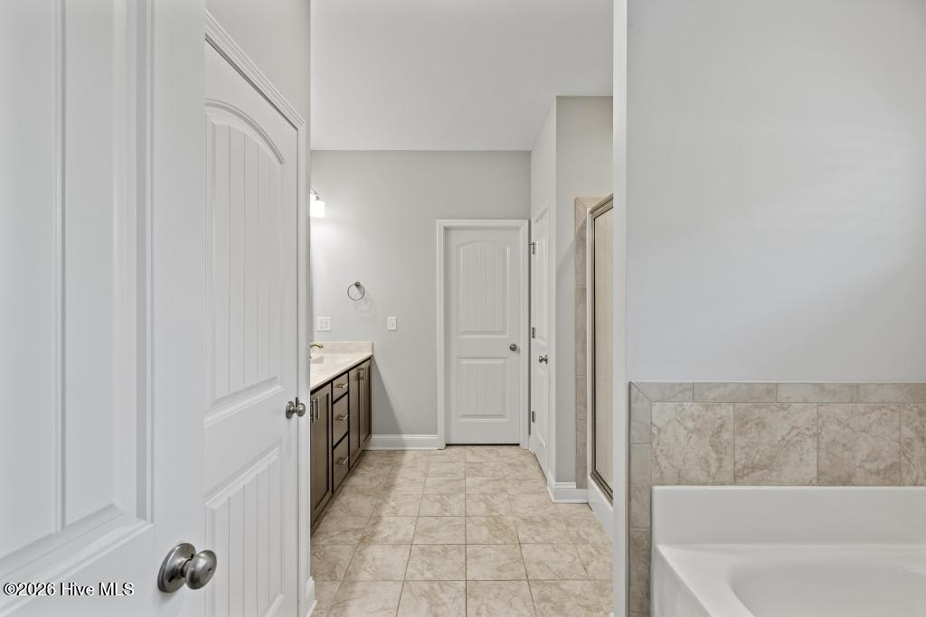 100554111 | Photo 20