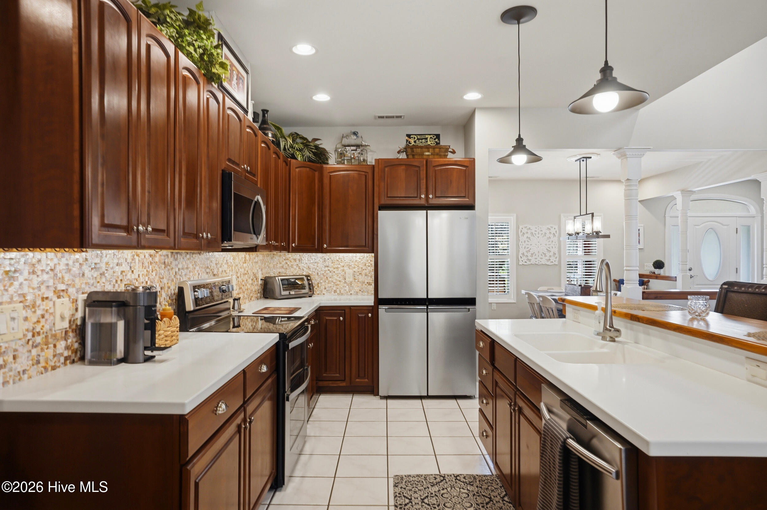 100563300 | Photo 15