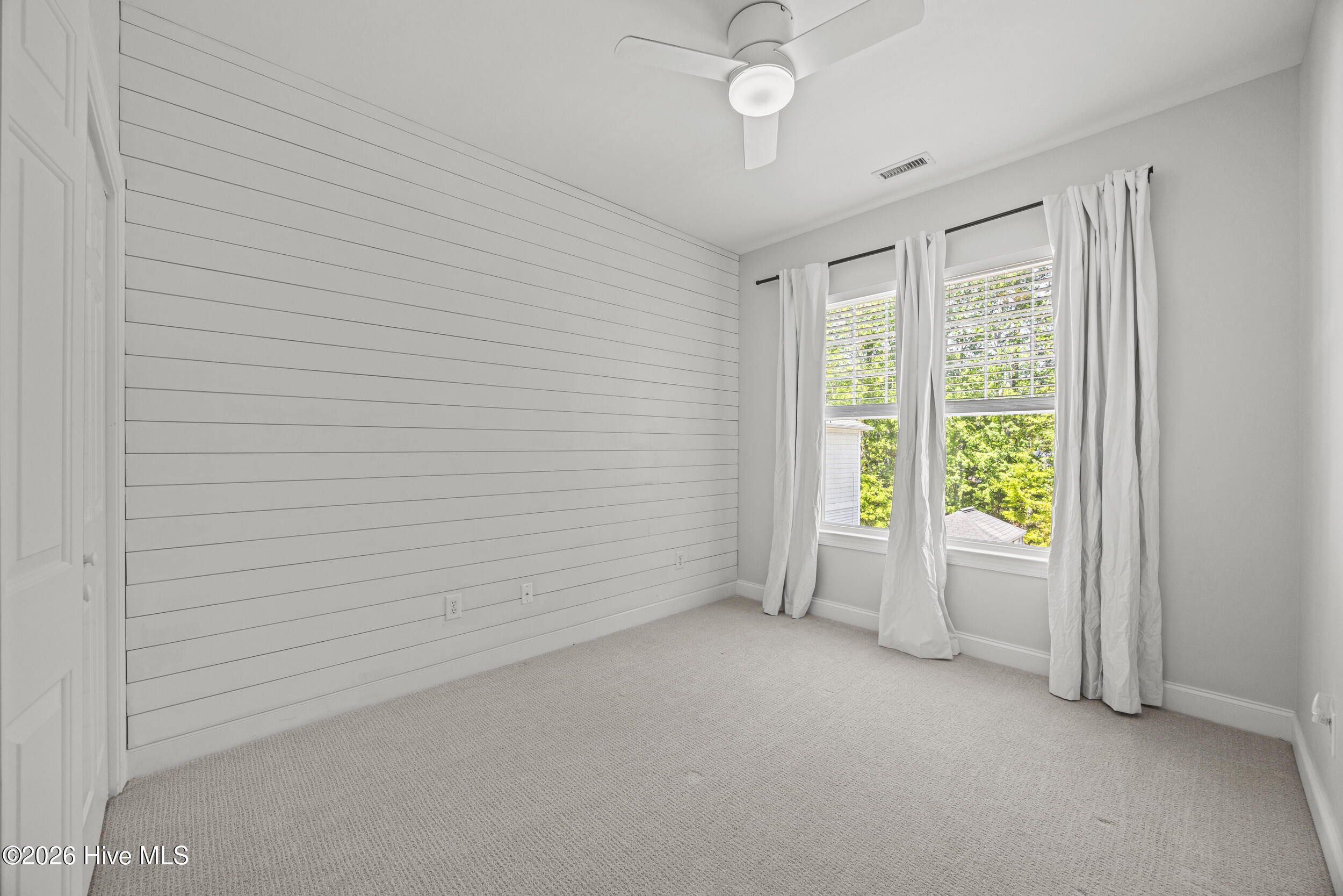 100567913 | Photo 22