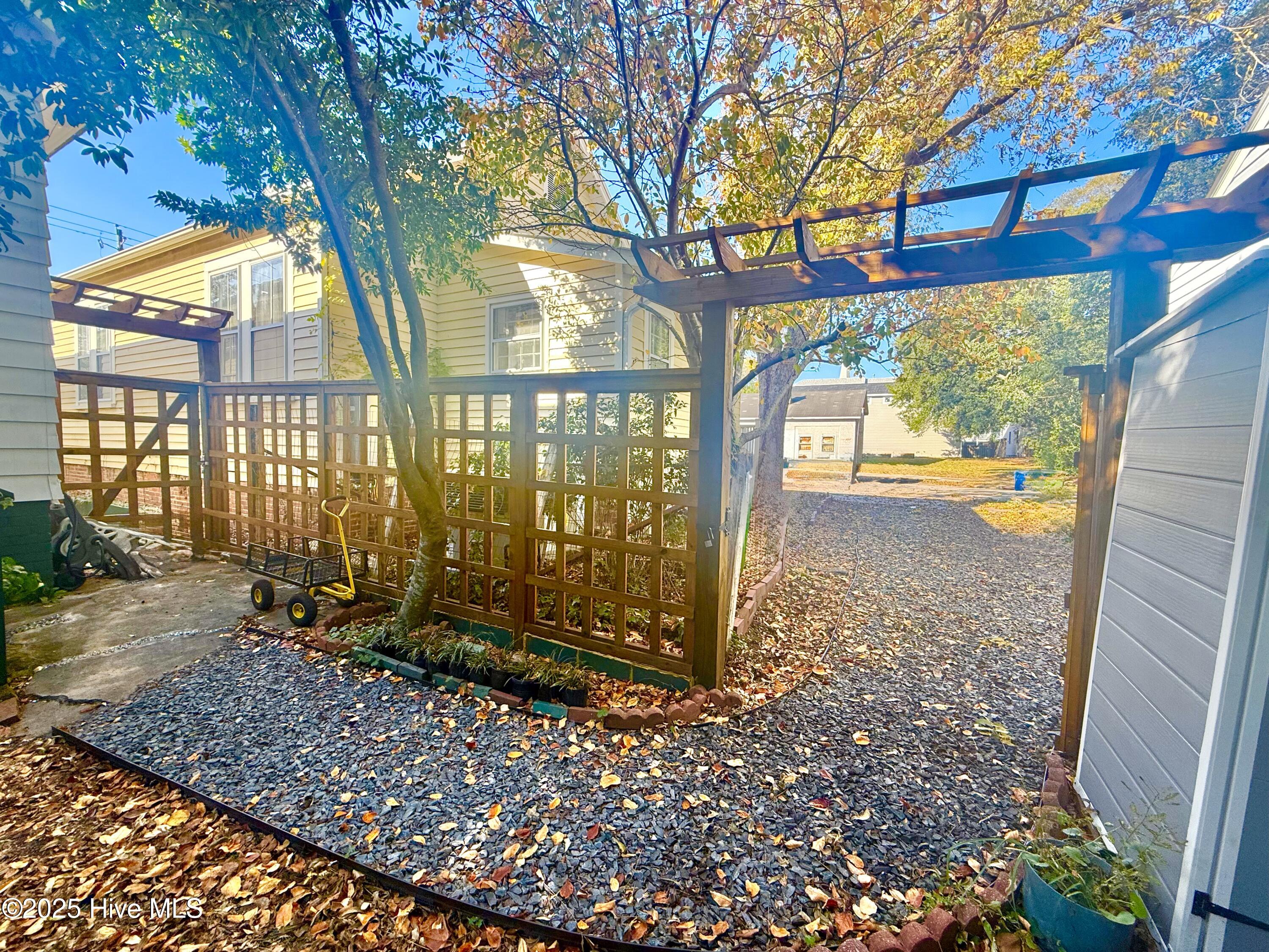 100544093 | Photo 22