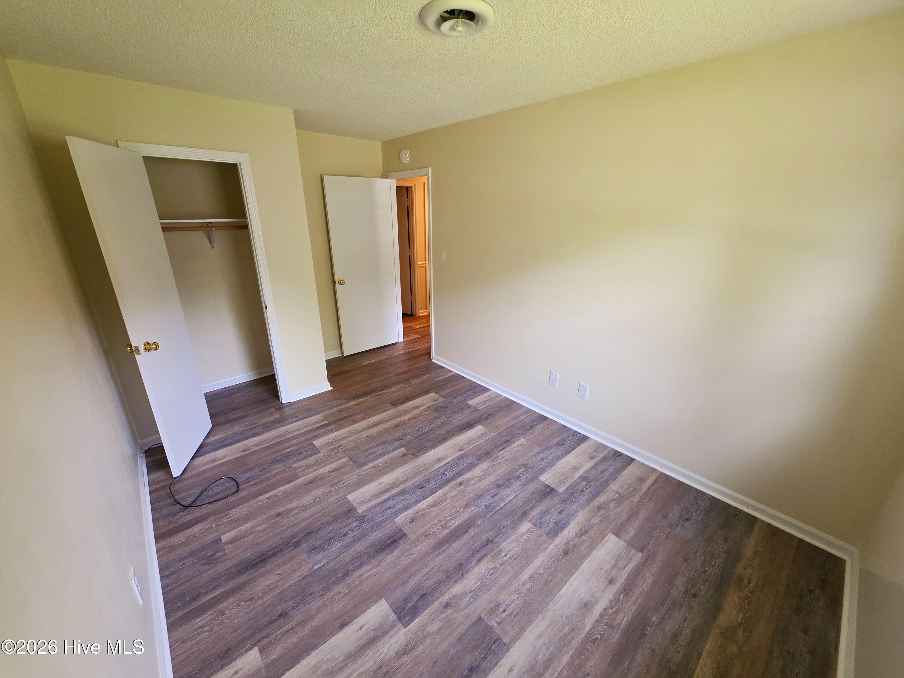 100567105 | Photo 10