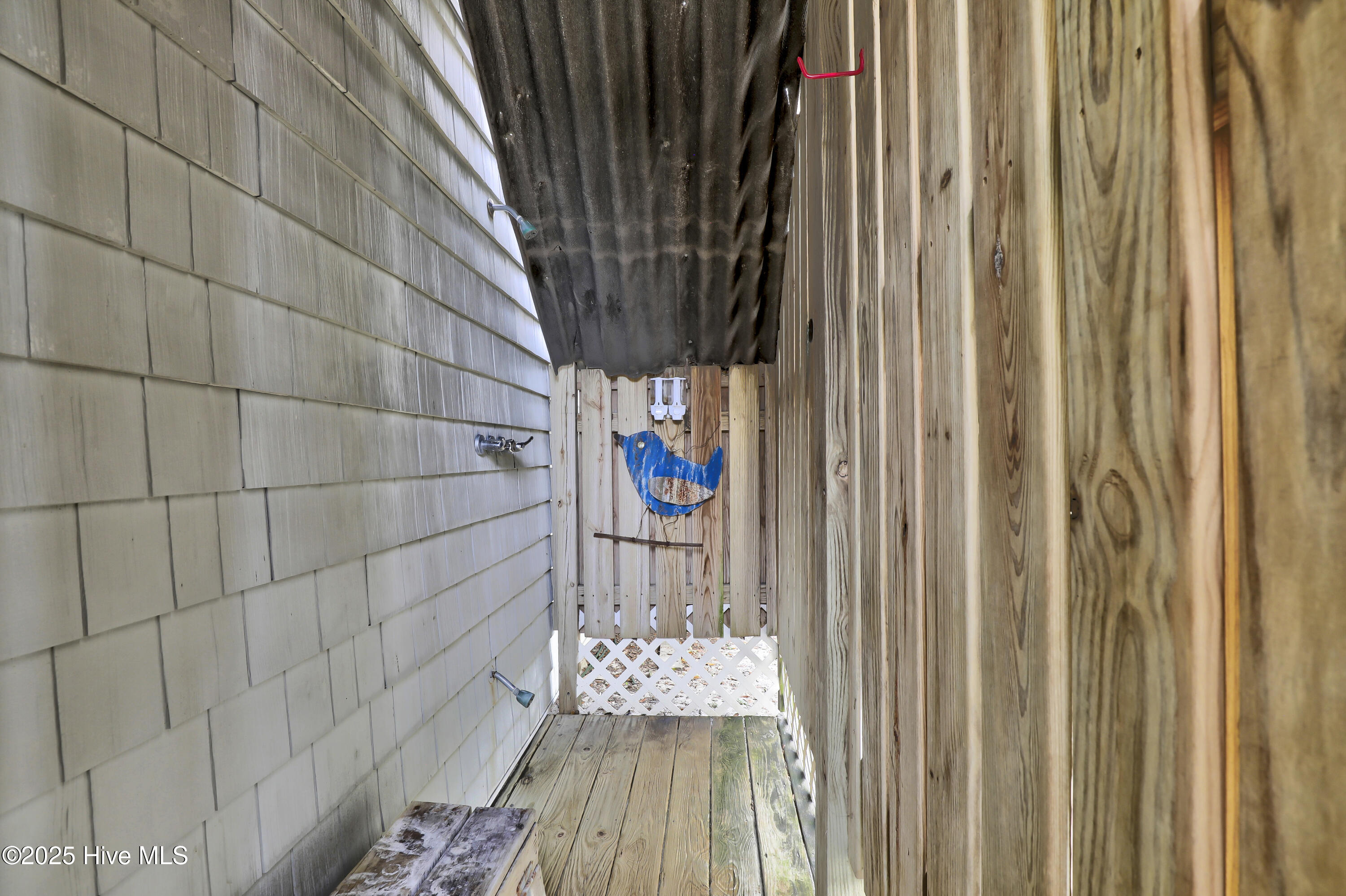 100535648 | Photo 33